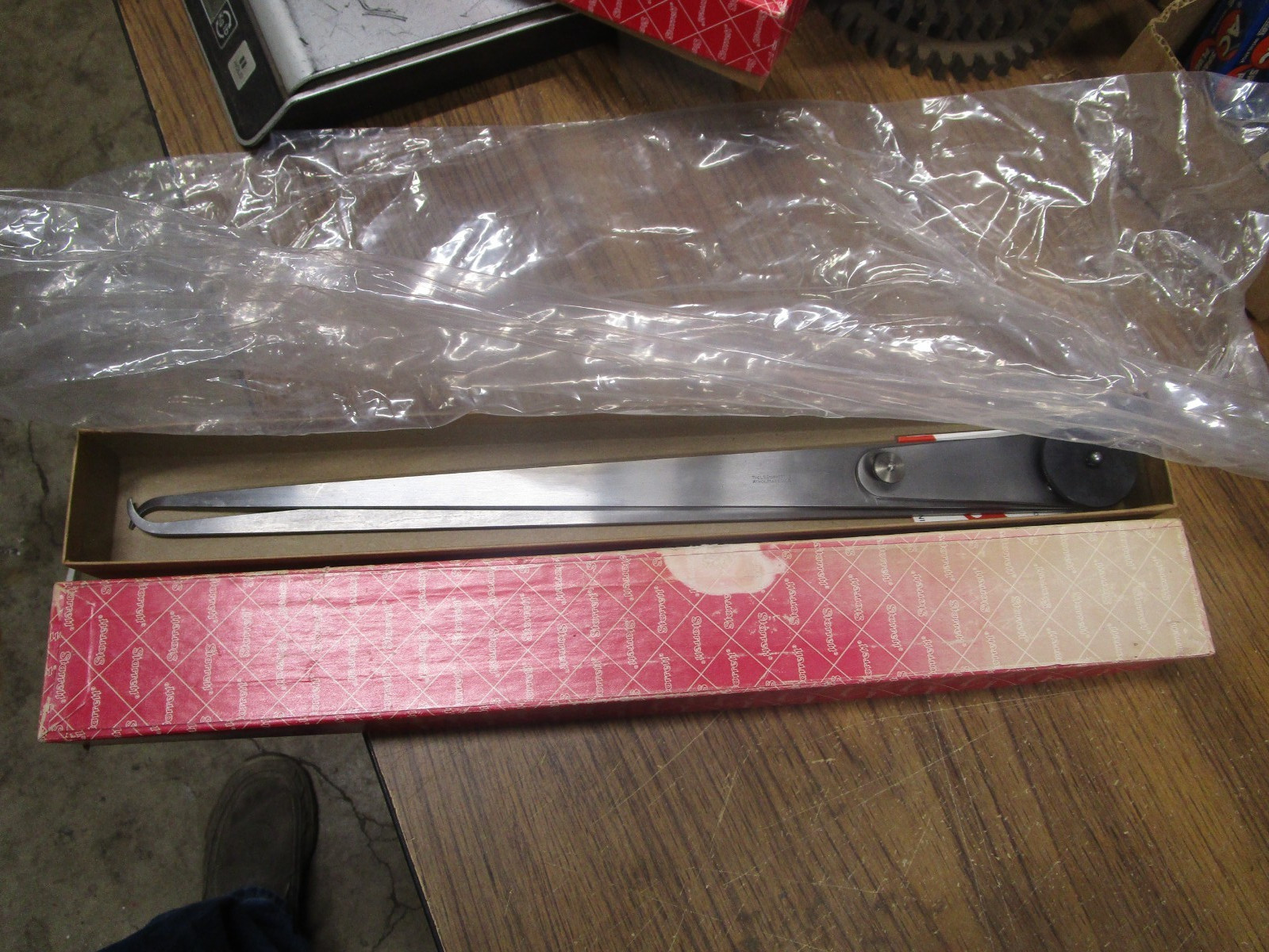 NOS Starrett No. 39-18 18″ Lock Joint Inside Caliper USA