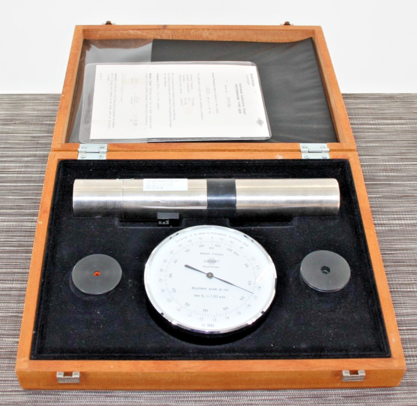 Bruel & Kjaer Barometer Pistonphone Sound Calibration Equipment 4220 Denmark