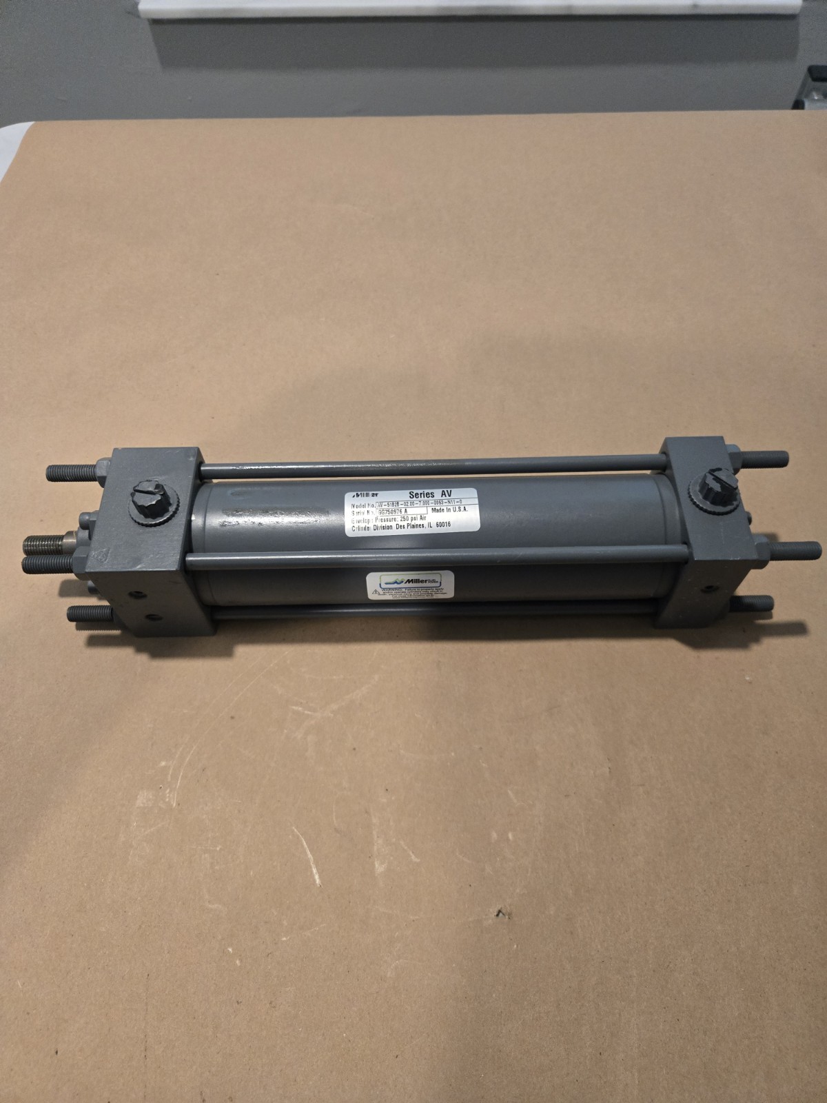 Miller Series AV Heavy Duty Pneumatic Cylinder AV-51B2B-2.00-7.000-0063-N11-0