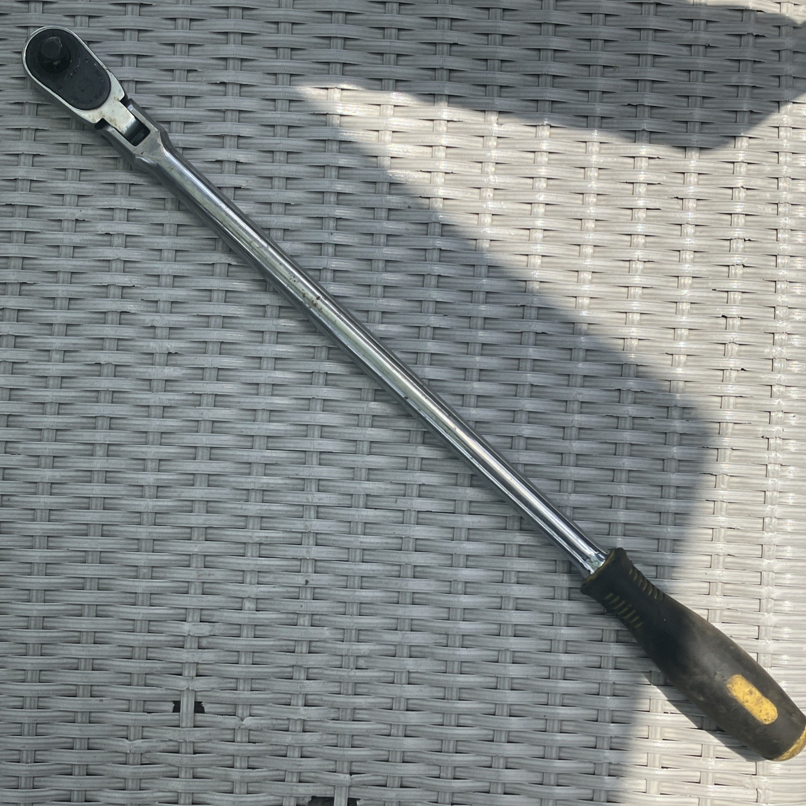 Titan 11301 3/8″ Dr X 18″ Extra-long Flex-head Ratchet