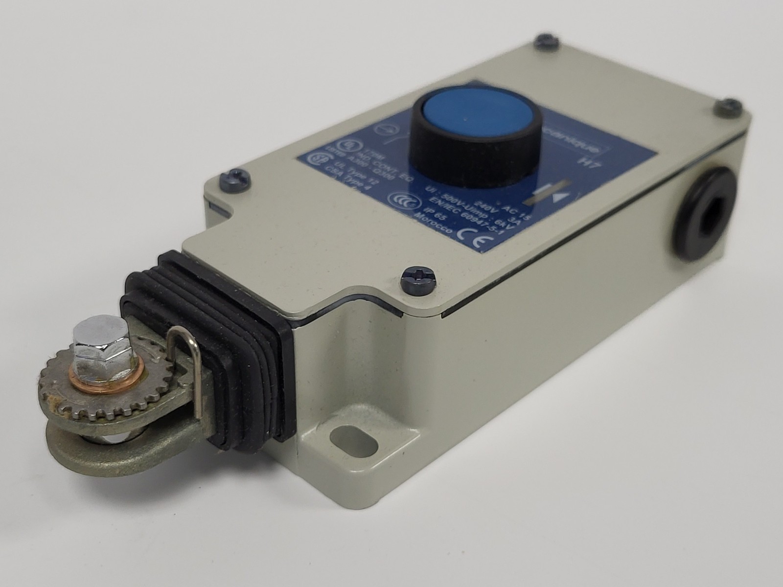 Telemecanique XY2C Latching Emergency Stop Cable Pull Switch XY2CH13150H7