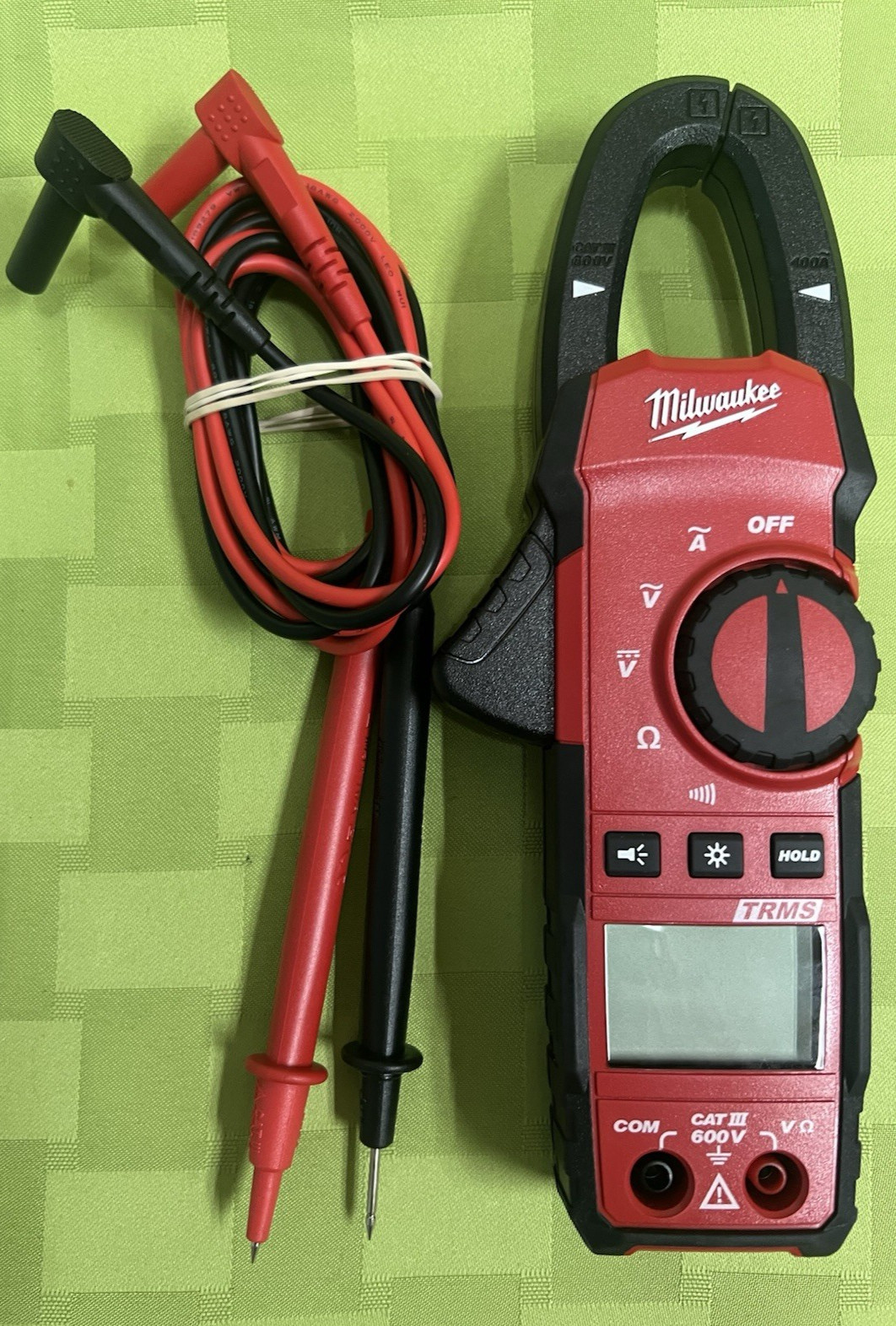 MINT Milwaukee CAT III 600V True RMS 400 Amp Clamp Meter RED Model 2235-20