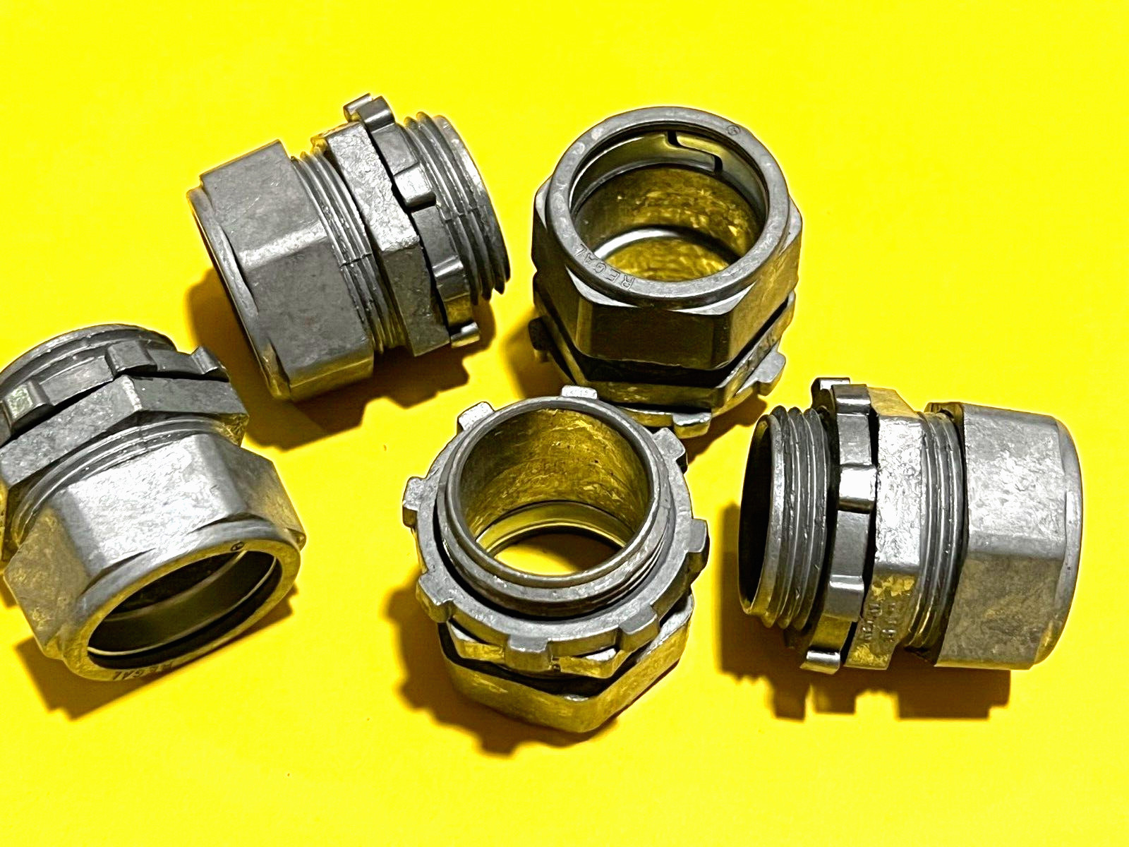 25-PK 3/4″ EMT CONNECTOR Compression Type CONDUIT FITTINGS NEW E-602