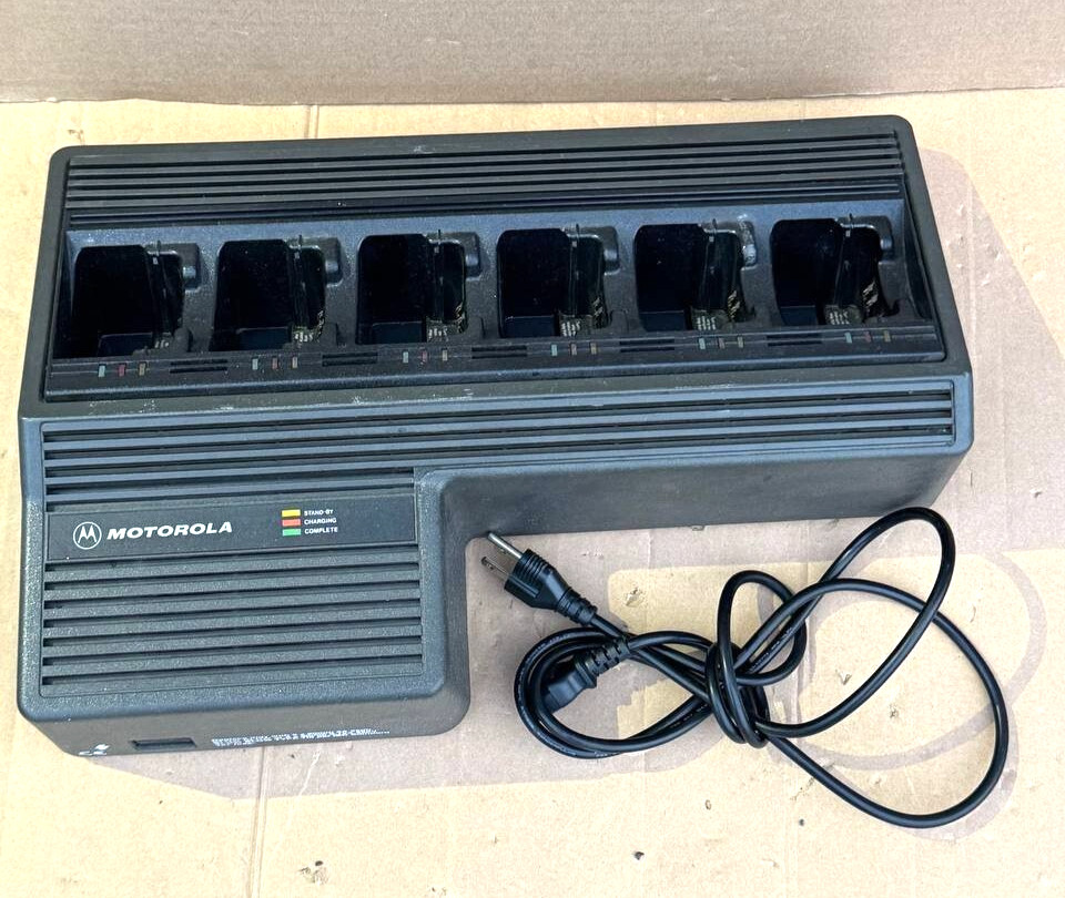 Motorola 6-Bay Radio Battery Charger NTN1177C