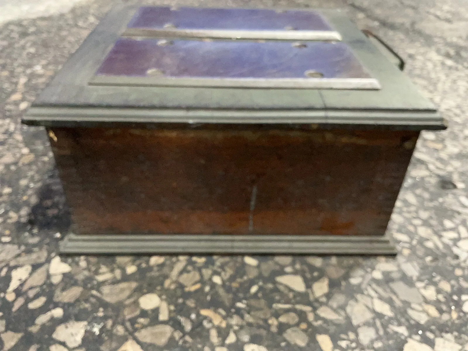 THE TAFT-PEIRCE MANUFACTURING COMPANY SURFACE DEMAGNITIZER