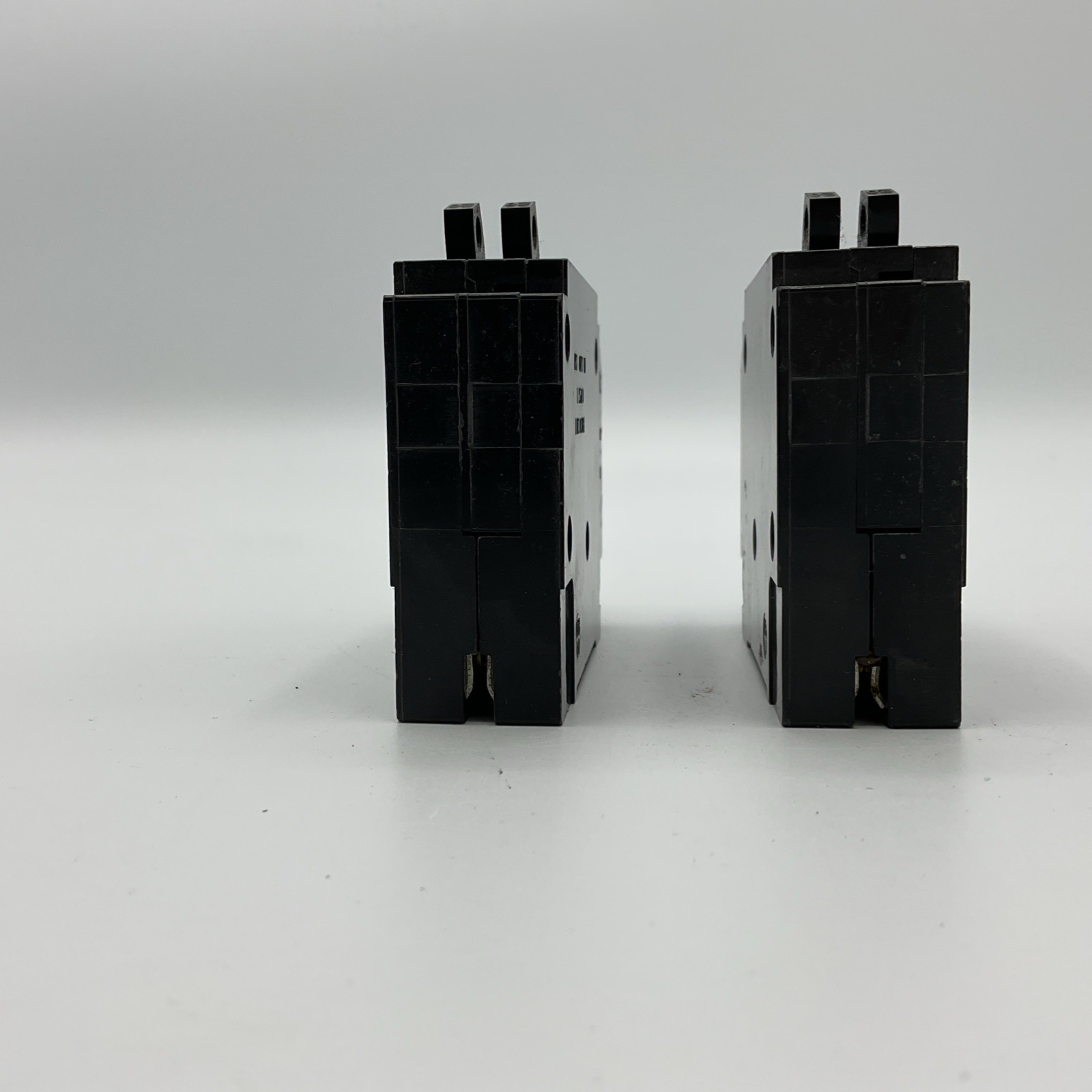 Square D HOMT2020 20 Amp 1-Pole 120V Tandem Circuit Breaker