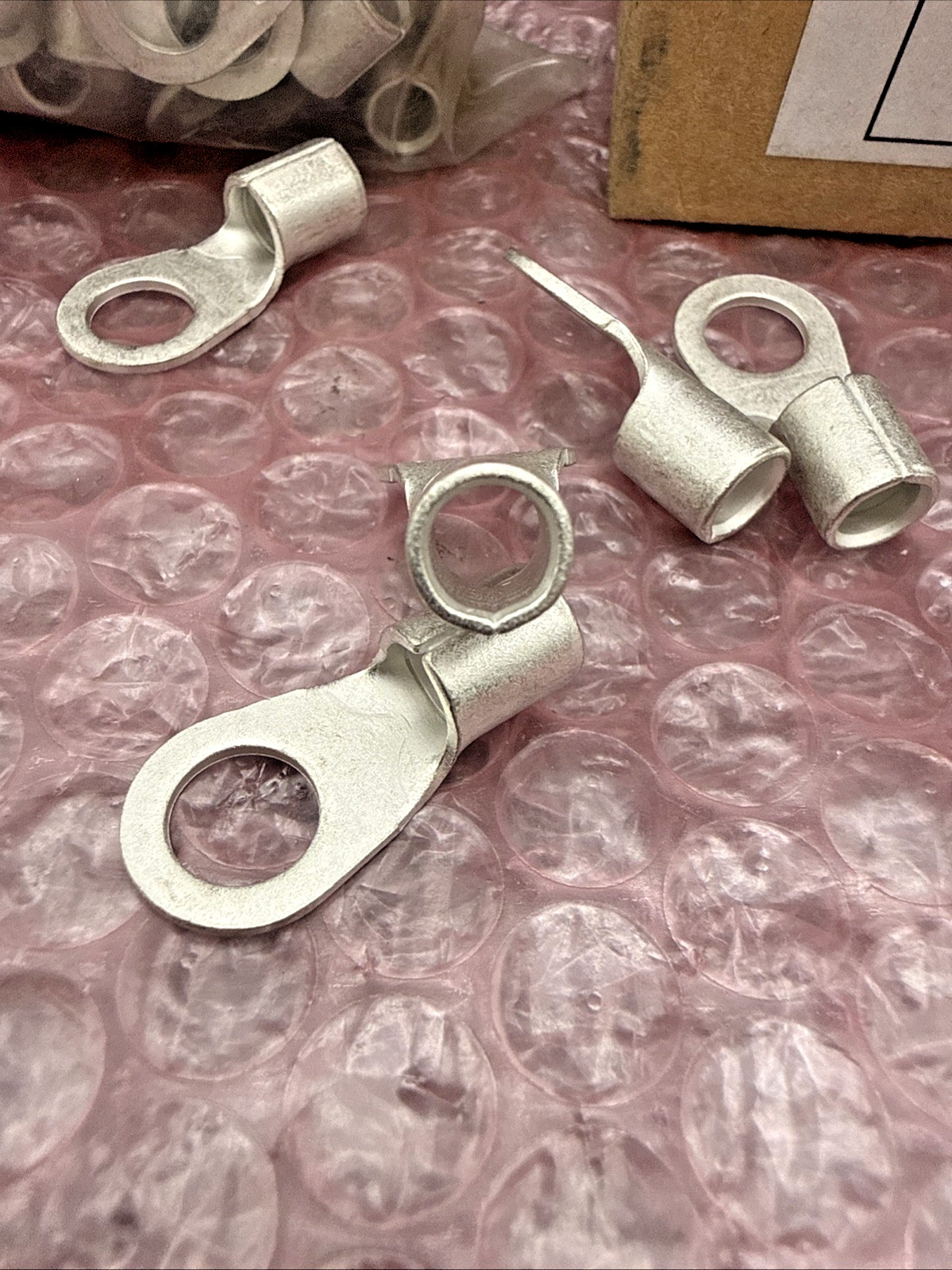 Burndy Ring Terminal YAD6CM8E516 #6 Str CU Flex 5/16″ Stud – Bulk Box of 200 NEW