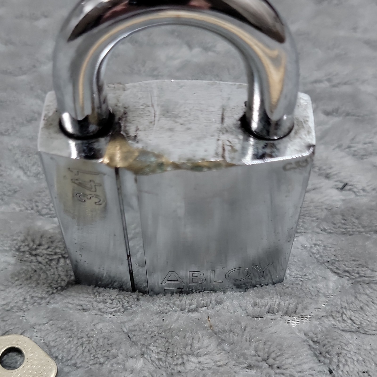 ABLOY Finland 341 Enforcer Steel Padlock Silver D Keyway 3/8″ Shackle with Keys
