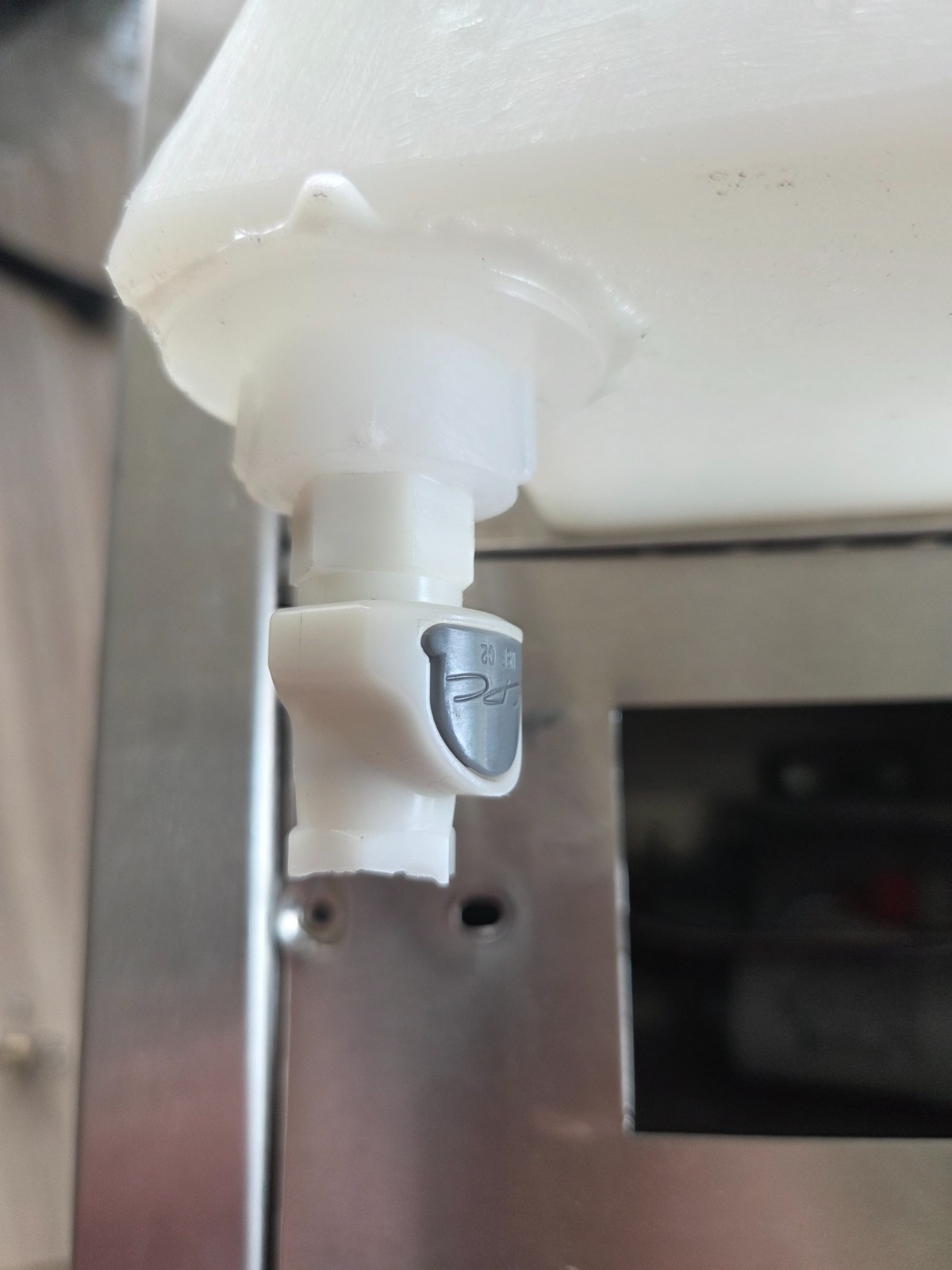 Astra STS1800 4-1/2 Liter Nickel Plated Connected Steamer with Auto Fill