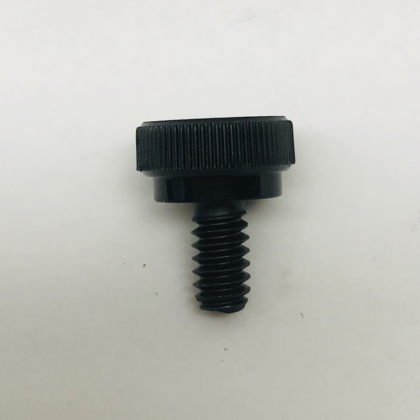 LOT OF 100 SHEAR-LOC® INSTANT THUMB SCREW KNOB PART# 101B-1024-0.37A