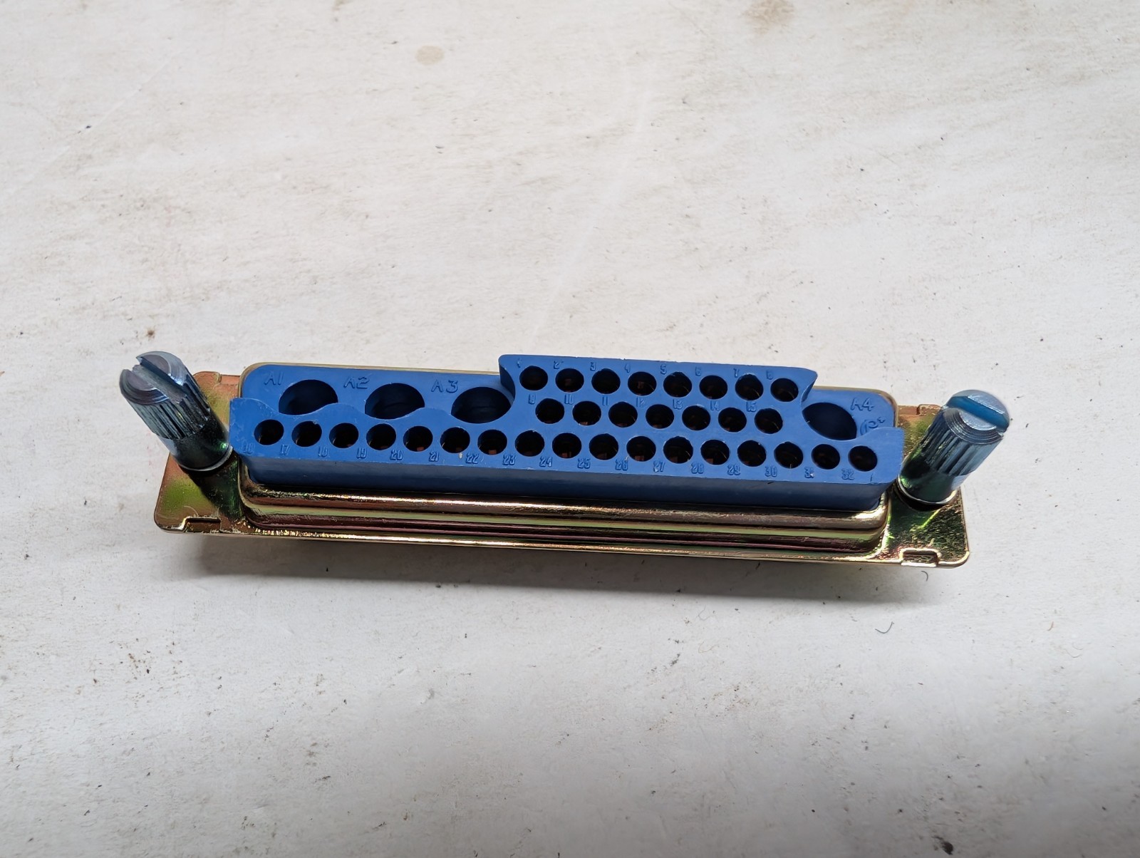 Positronic CBC36W4F1200E0 Female Combo-D 36W4 D-Sub Connector 36 Pin Housing NOS