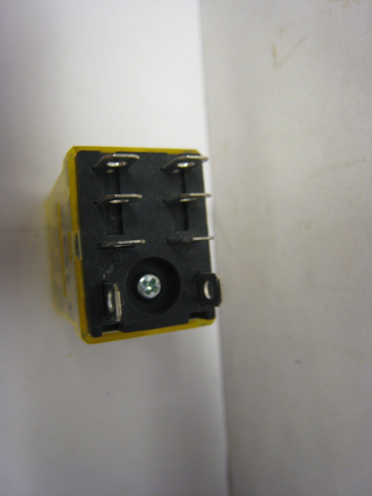 IDEC RH2B-UL AC110/120V 50/60Hz Relay 10A 8PIN