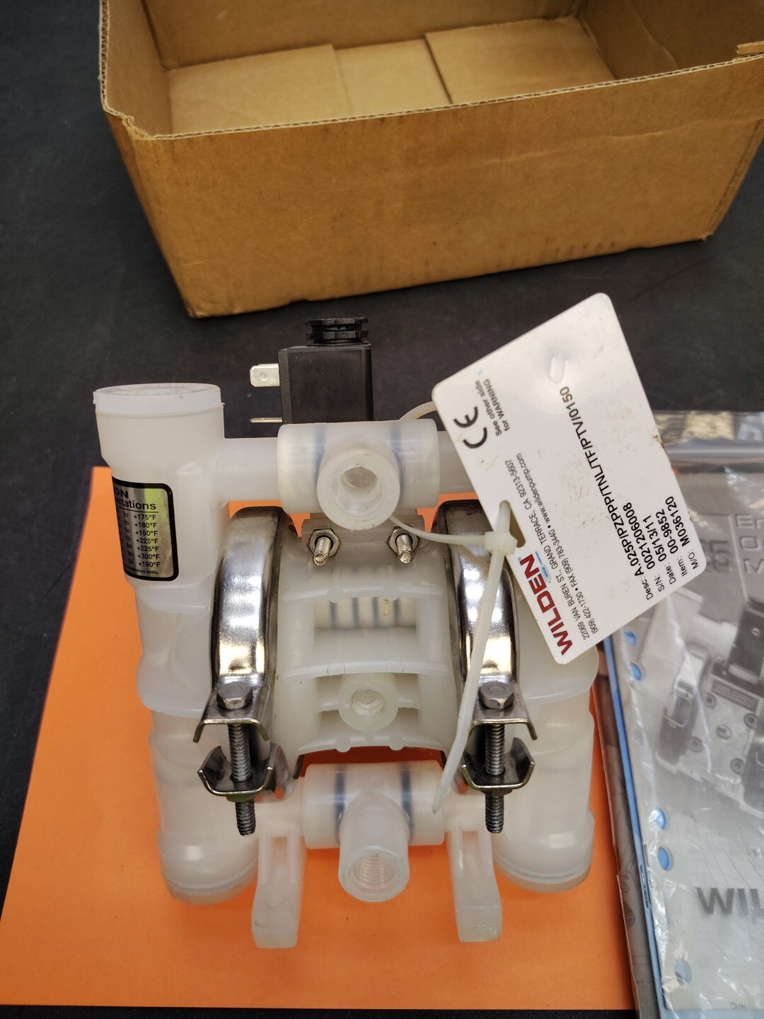 Wilden 00-9852 Diaphragm Pump WITH AUTOMATIC SOLENOID VALVE 7019-9DB