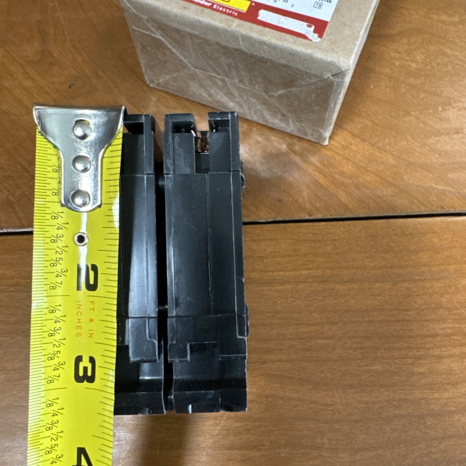 Square D HOM2100 100 Amp 2 Pole 120V Circuit Breaker