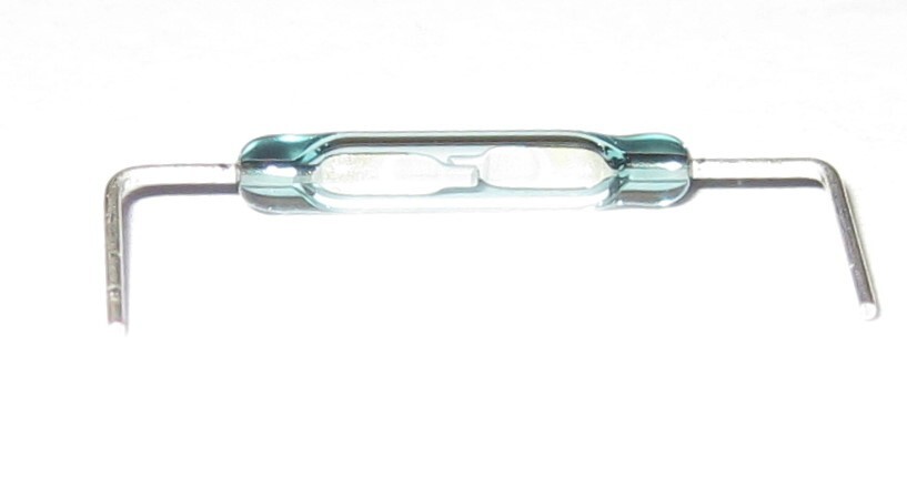 5 X Micro Magnetic Reed Switches with Bent 90° Leads – SPST N.O. – 30 V – 0.5 A