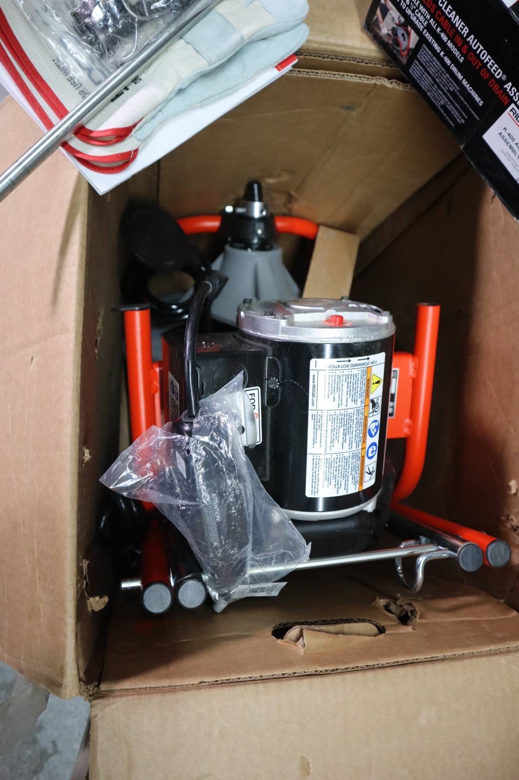 Ridgid 27013 K-400 Drum Machine with C-45 IW Cable 1/2″x 75′, Gloves, Autofeed