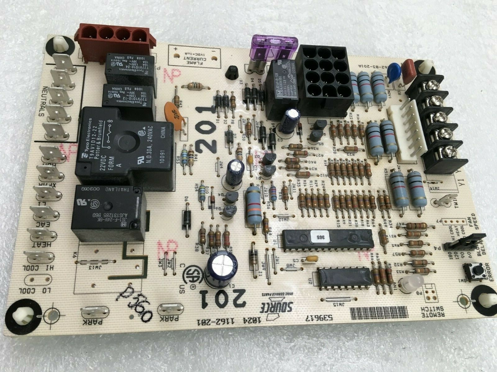 York Coleman Luxaire 539617 1162-201 Control Board 1162-83-201A used #P560