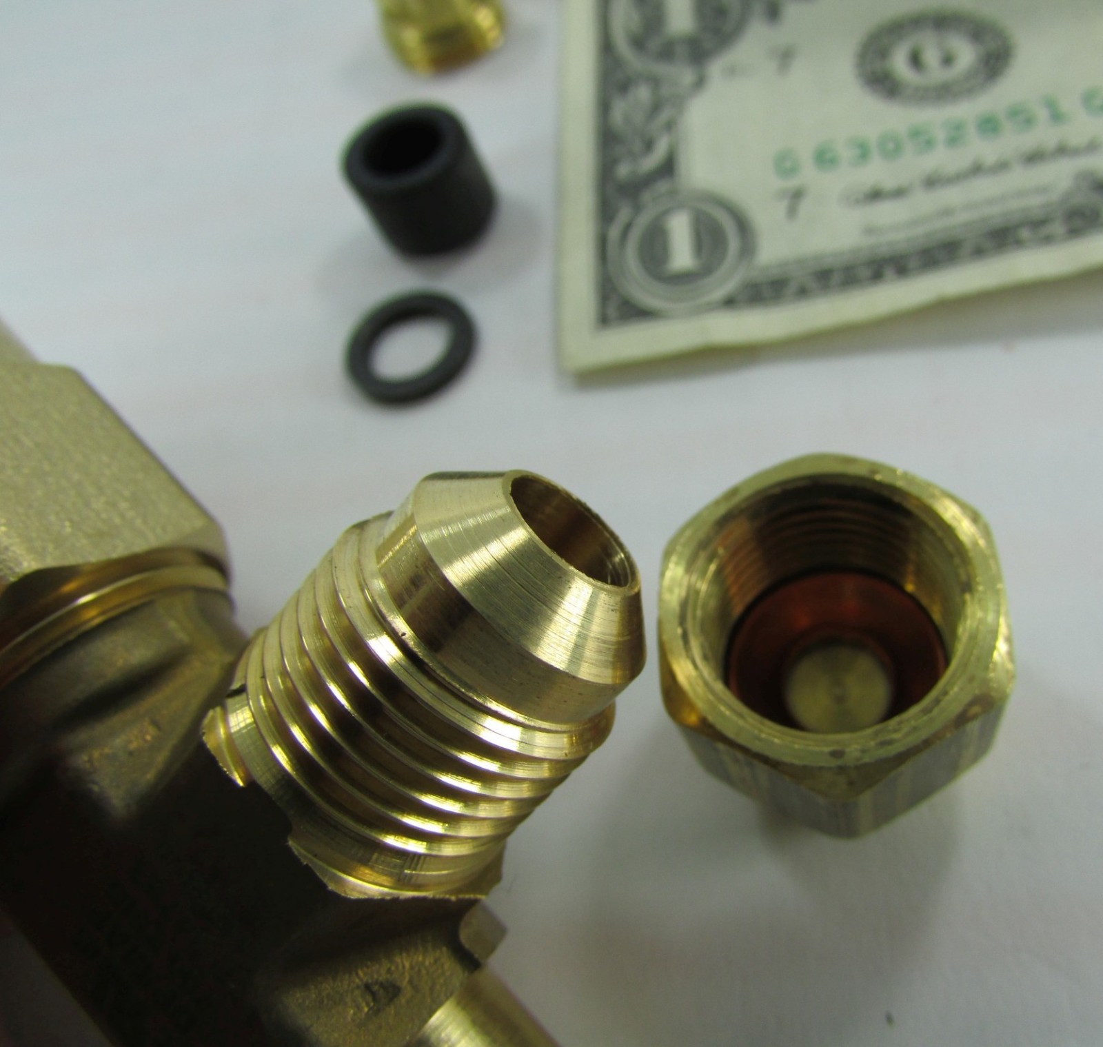 York Brass Refrigerant Liquid Line Charging Valves, 3/8″ OD Tube x Flare Access