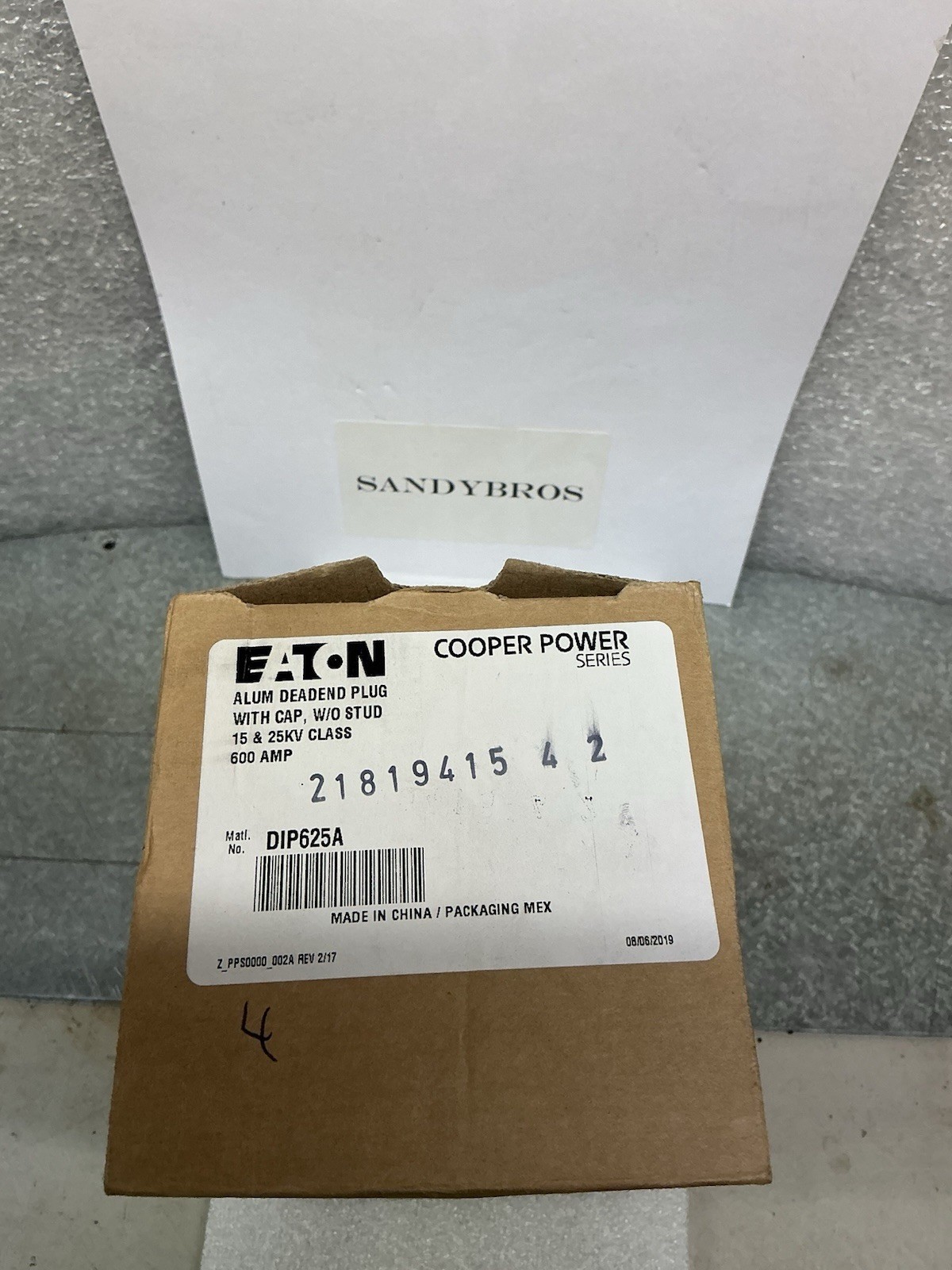 EATON ALUM DEADEND PLUG DIP625A W/CAP W/O STUD 15 & 25KV CLASS 600A