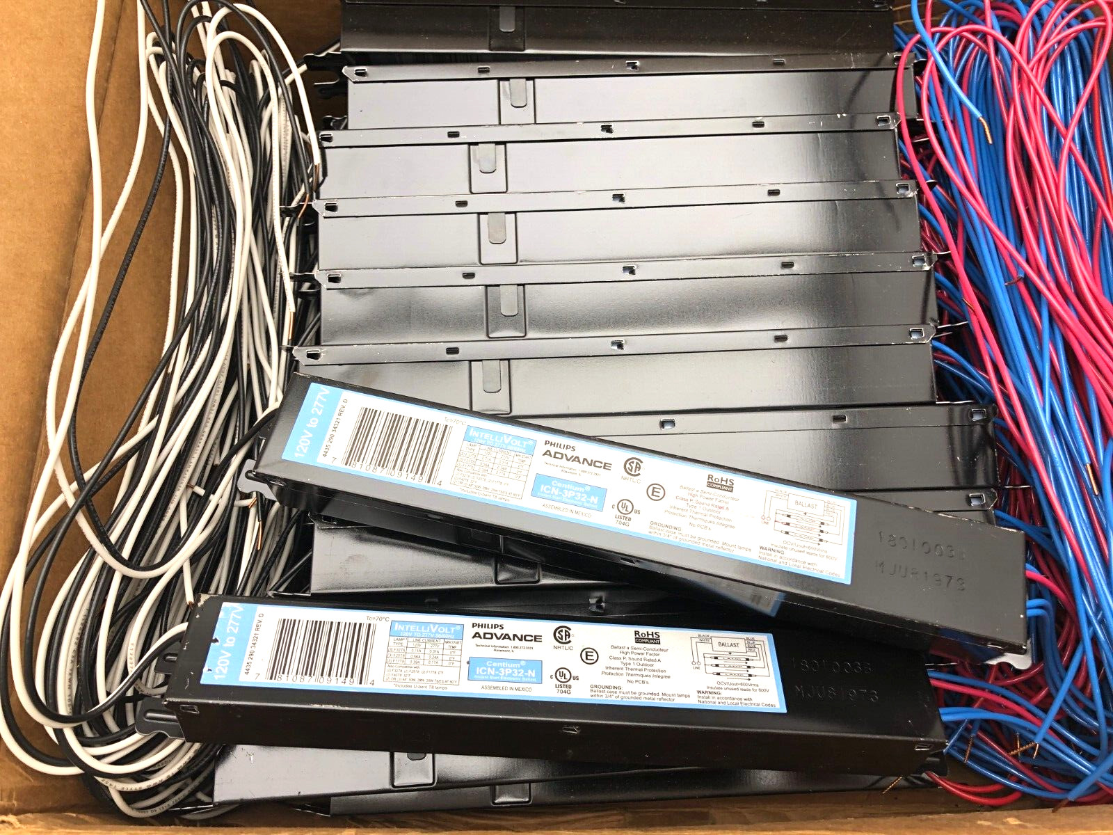 x10 ICN-3P32-N PHILIPS ADVANCE CENTRIUM IntelliVolt 120V-277V Electronic Ballast