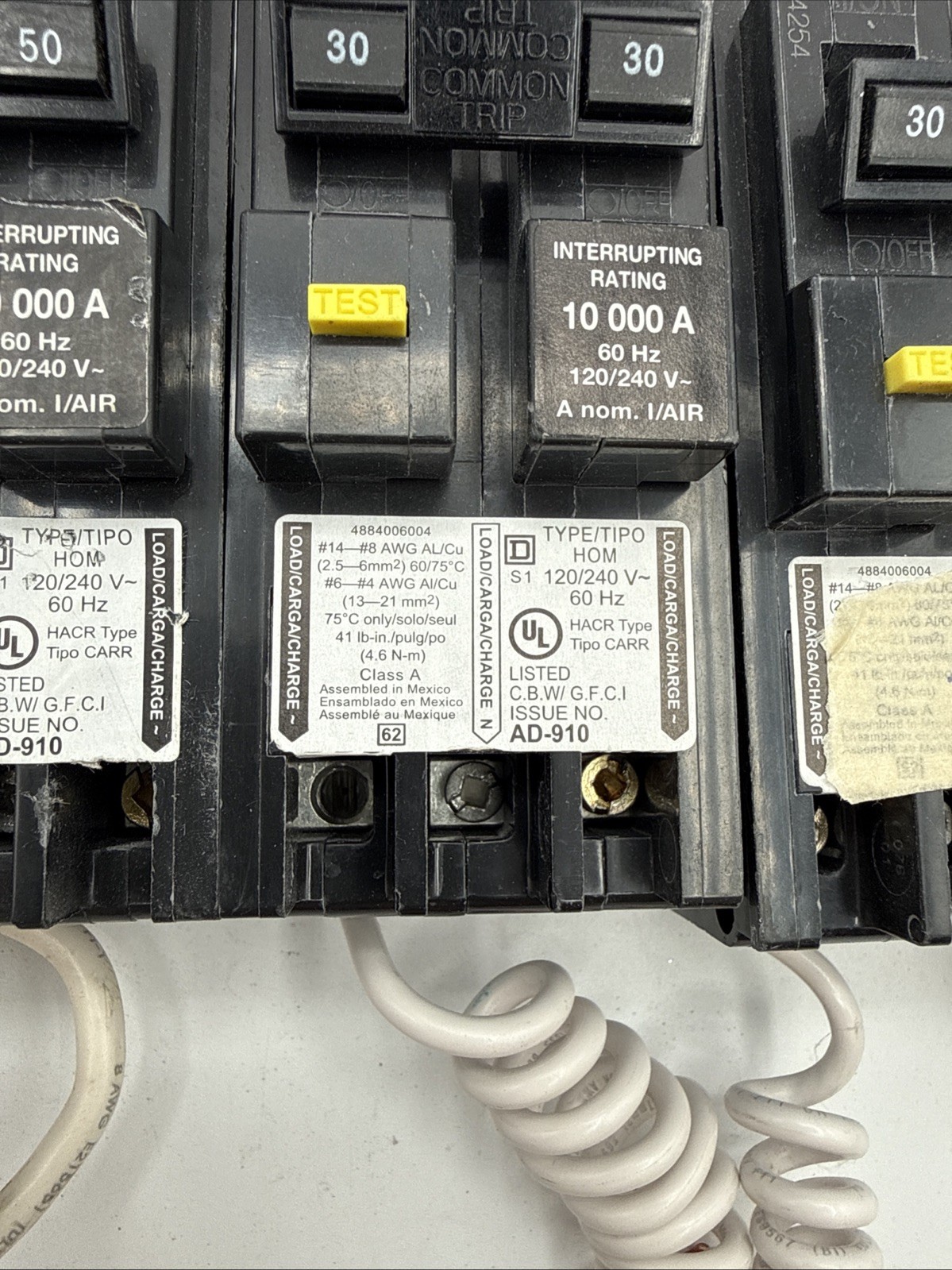 4 HOM250GFI 3 HOM230GFI MISSING 1 LUG 2 POLE GFCI GROUND-FAULT CIRCUIT BREAKER