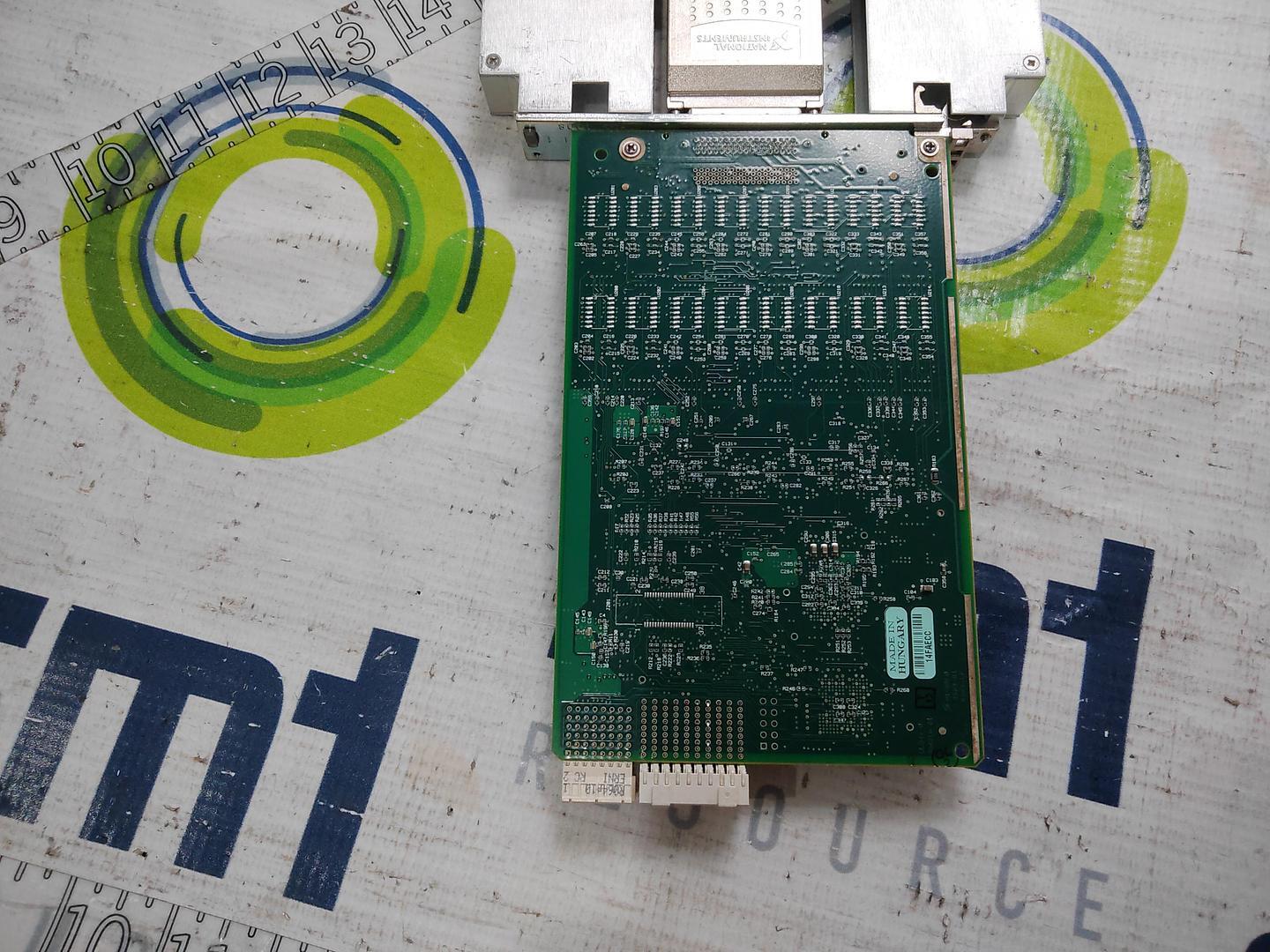 NATIONAL INSTRUMENTS PXie-8430/8 WITH MAC PANEL 561084X