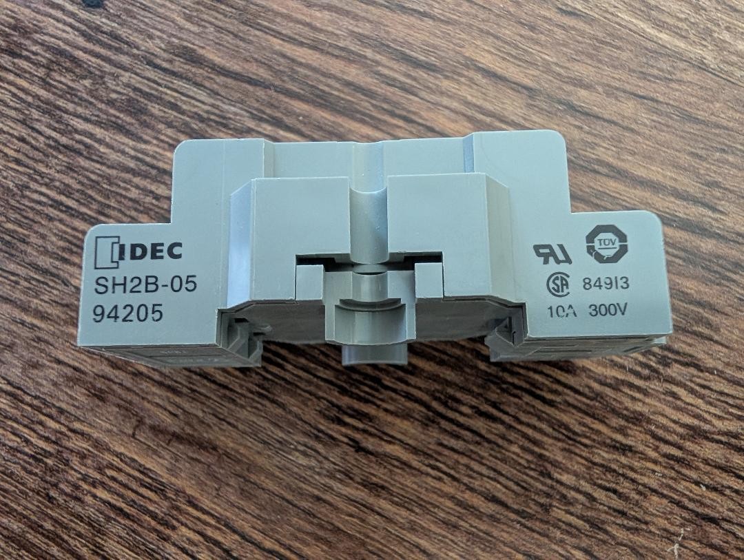 IDEC SH2B-05 Relay Socket SH2B05 (b8)