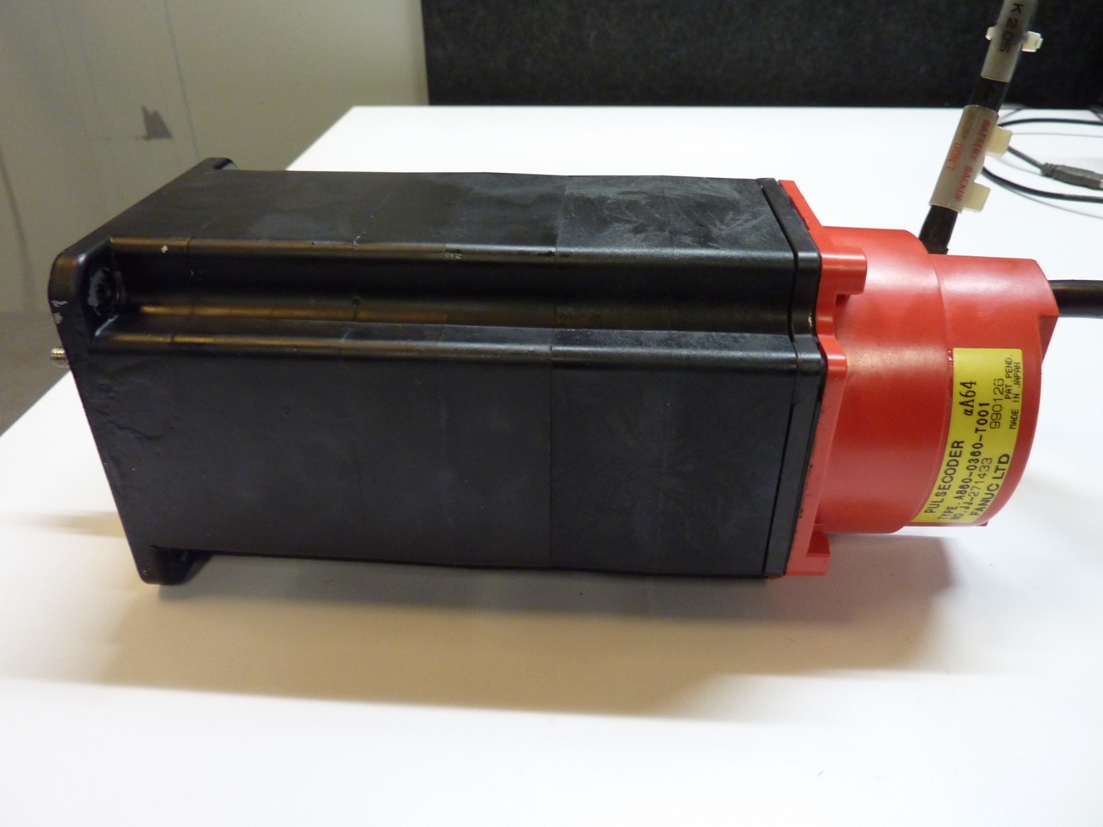 Fanuc a1/3000 A06B-0371-B175 AC Servo Motor 0.3kW 90V 2.5A 3000RPM (32078)