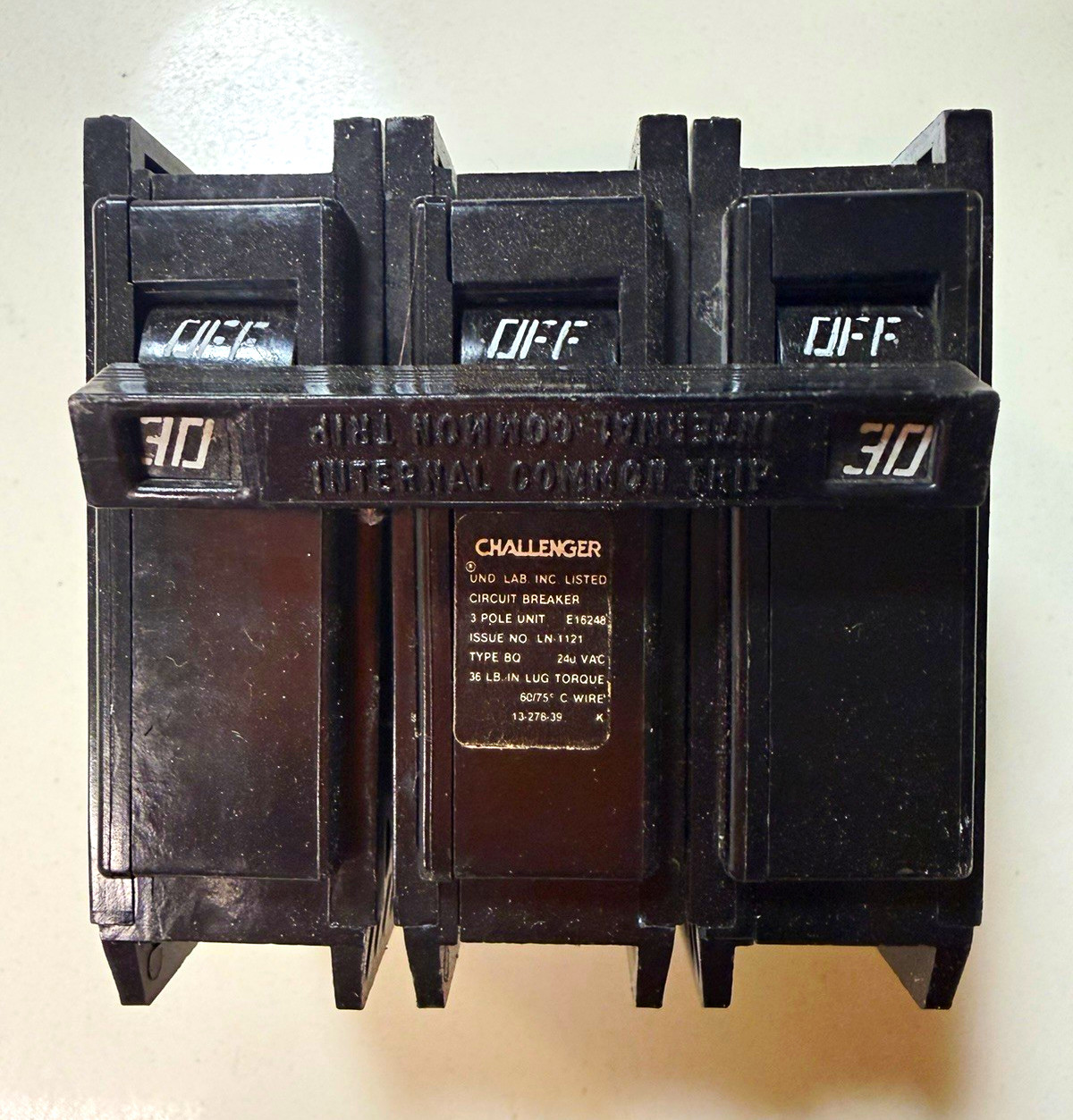 Challenger C10A3 Circuit Breaker, 10A, 3 Pole, 201-250V, Common Trip