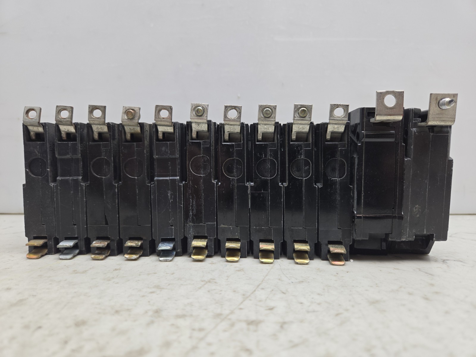Mixed Lot of 31 Single Pole Circuit Breakers 20A Eaton Cutler Hammer Square D