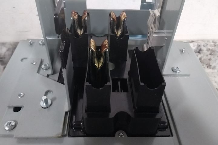 GE SB37EBG 240VAC 70 Amps 3 Poles 3 Phase Bus Plug