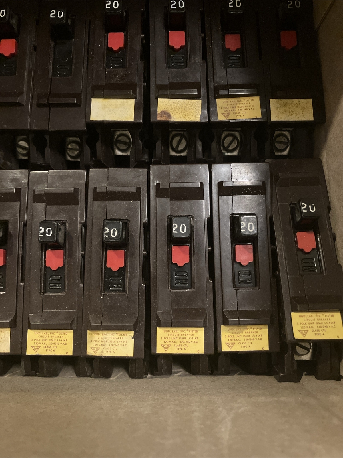 WADSWORTH A20NI A120 CIRCUIT BREAKER 20A BIG BODY WARRANTY A120B Brown