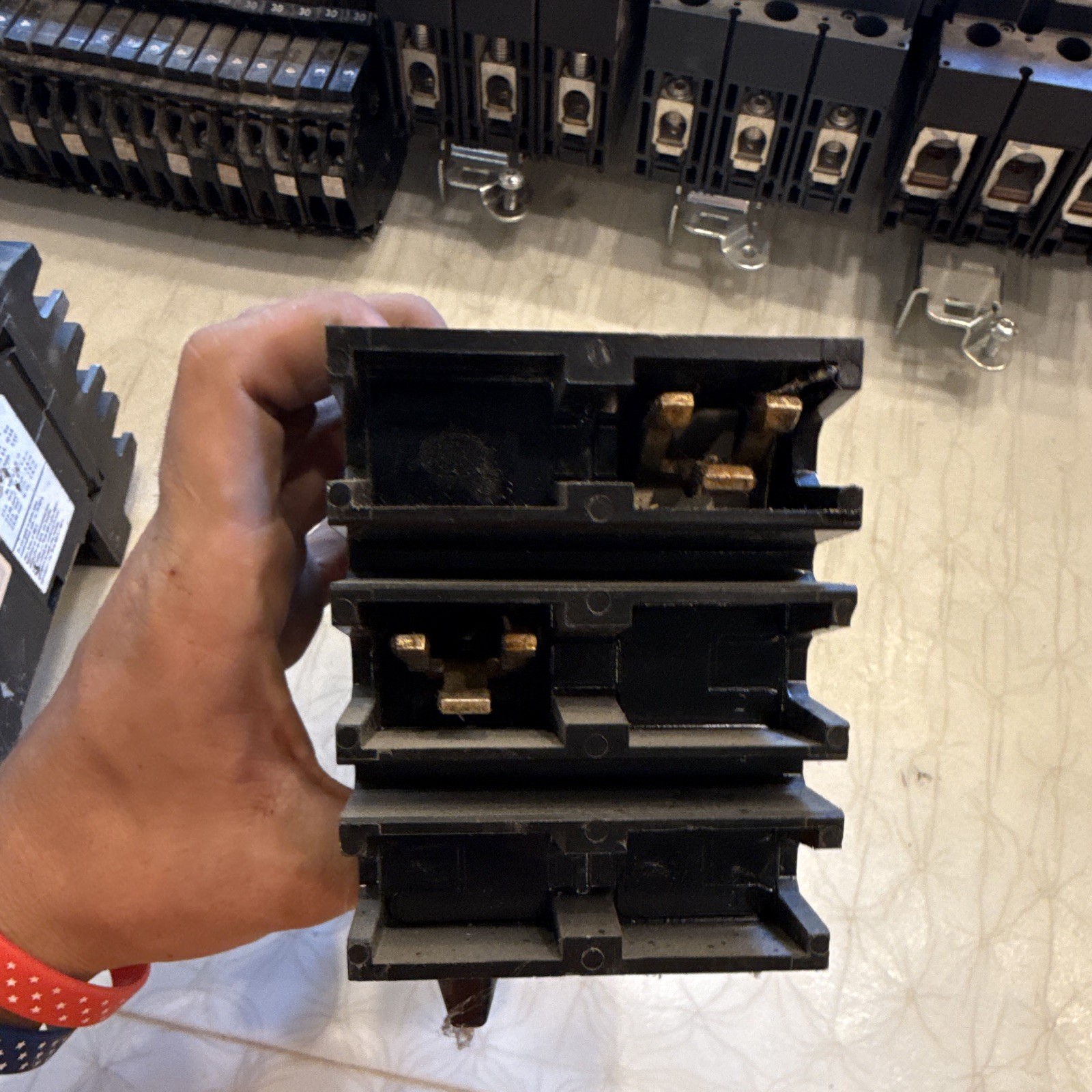 Square D FA24060AB Circuit Breaker 60A 2-Pole 201-250V AC Type FA Thermal