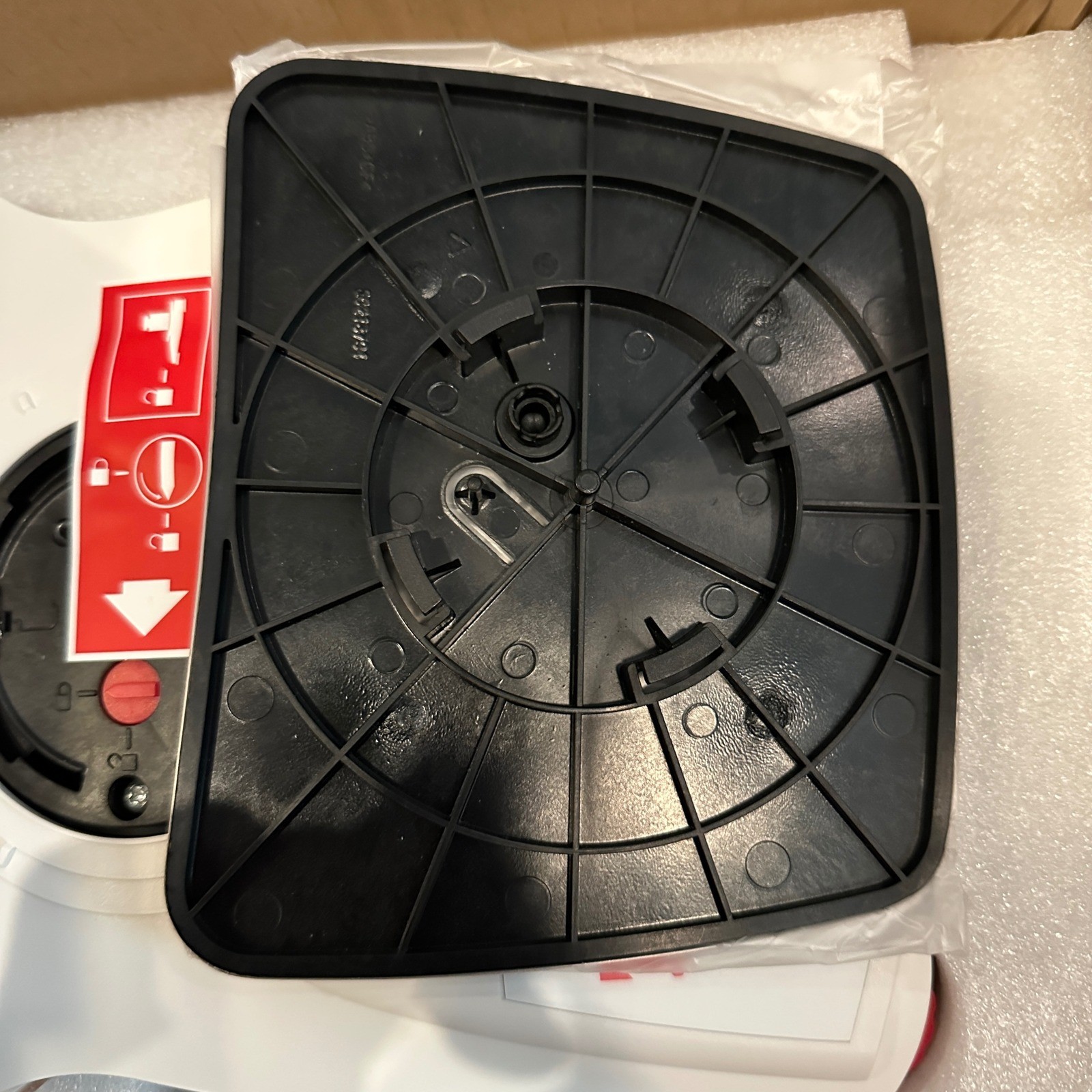 Ohaus SPX2202 Scout Analytical Balance, 2200 g x 0.01 g 30253023