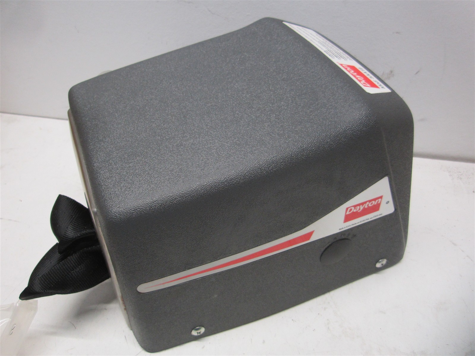 Dayton (5AA19) 12V 40A 2/5HP 1500 Pulling Capacity Electric Winch w/ 20′ Rope