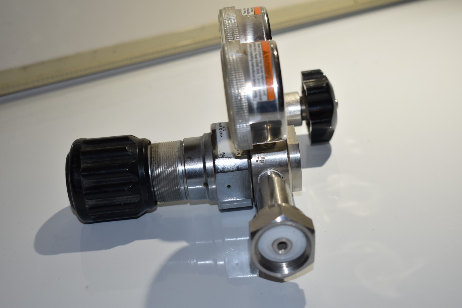 Victor High Purity Single Stage Compressed Gas Regulator SGS500-40-660-2S USA