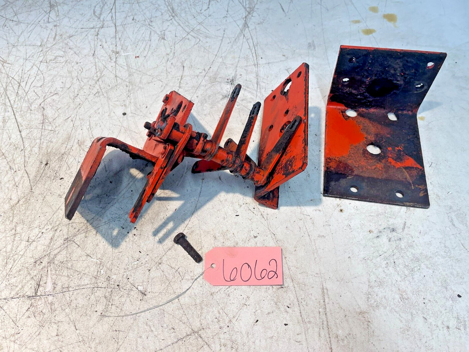 1970 Allis Chalmers AC 190 XT Diesel Tractor Hydraulic Valve Linkage & Brackets