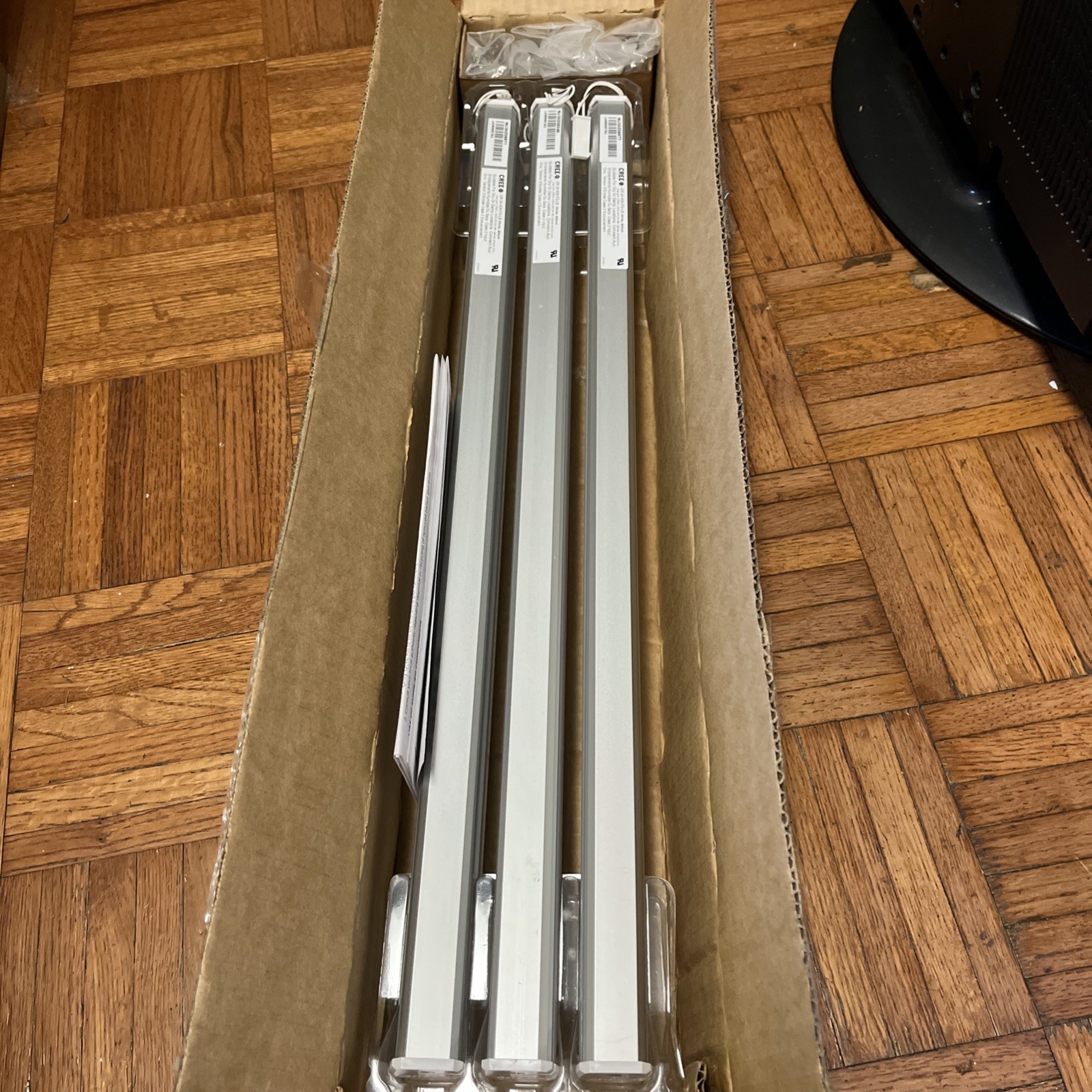 CREE UR-24-40K-FD-LB-6 UR LED LIGHTBAR, 24 IN, 4000K, 6-PACK – New In Box