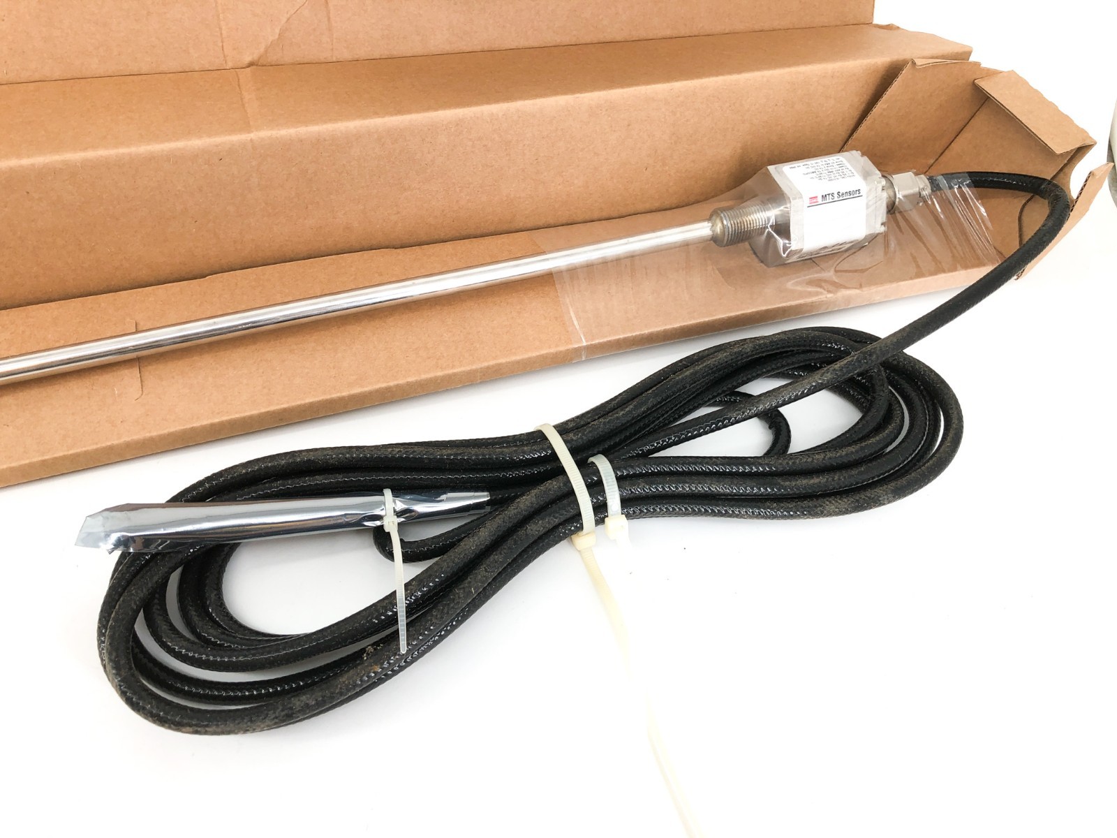 New MTS Temposonics ETM0600MT051AR3 Linear Position Sensor 600m Stroke