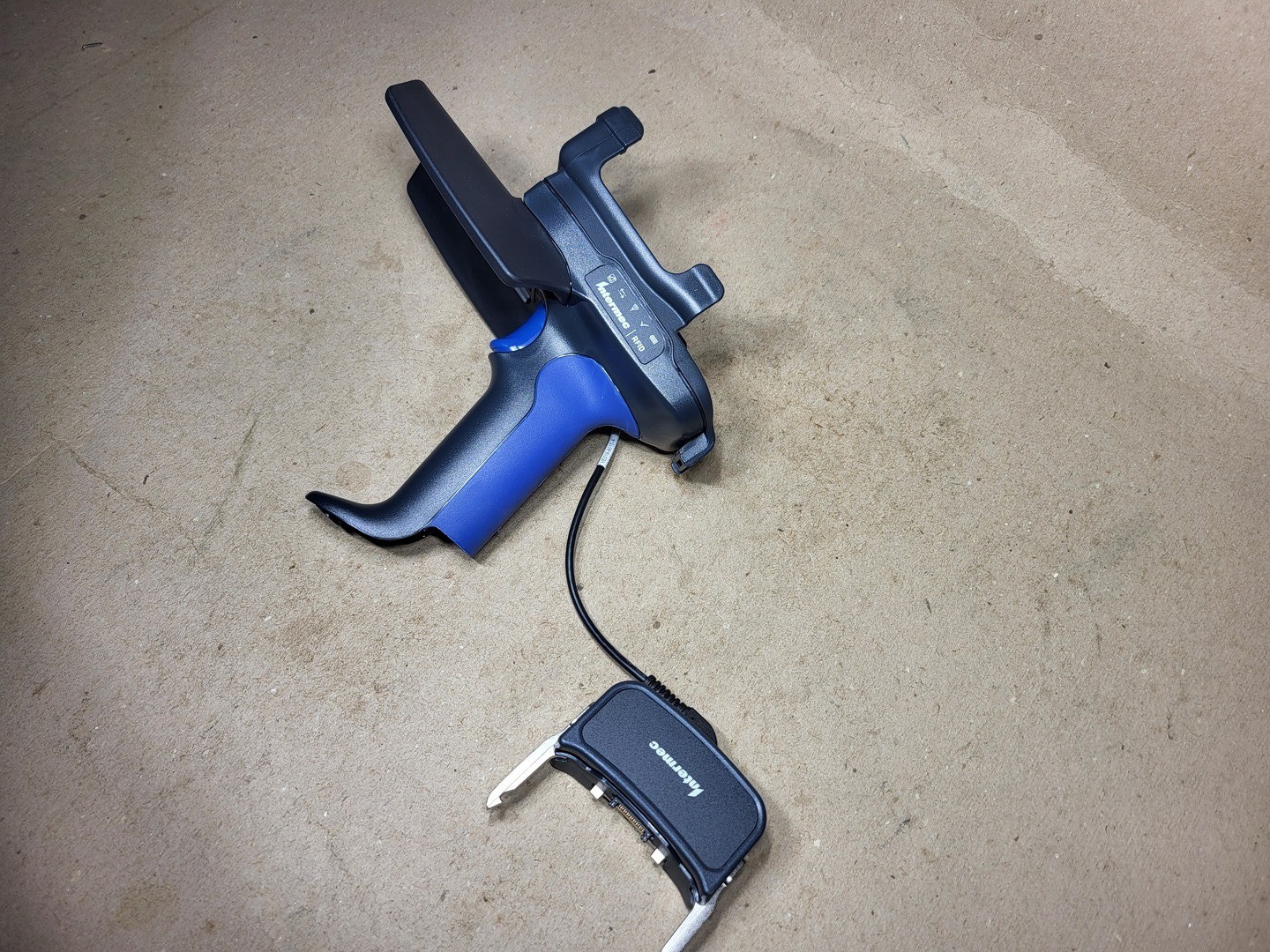 SURPLUS NEW 2012 Intermec IP30 Handheld RFID Reader for CN3 – Consumer Items