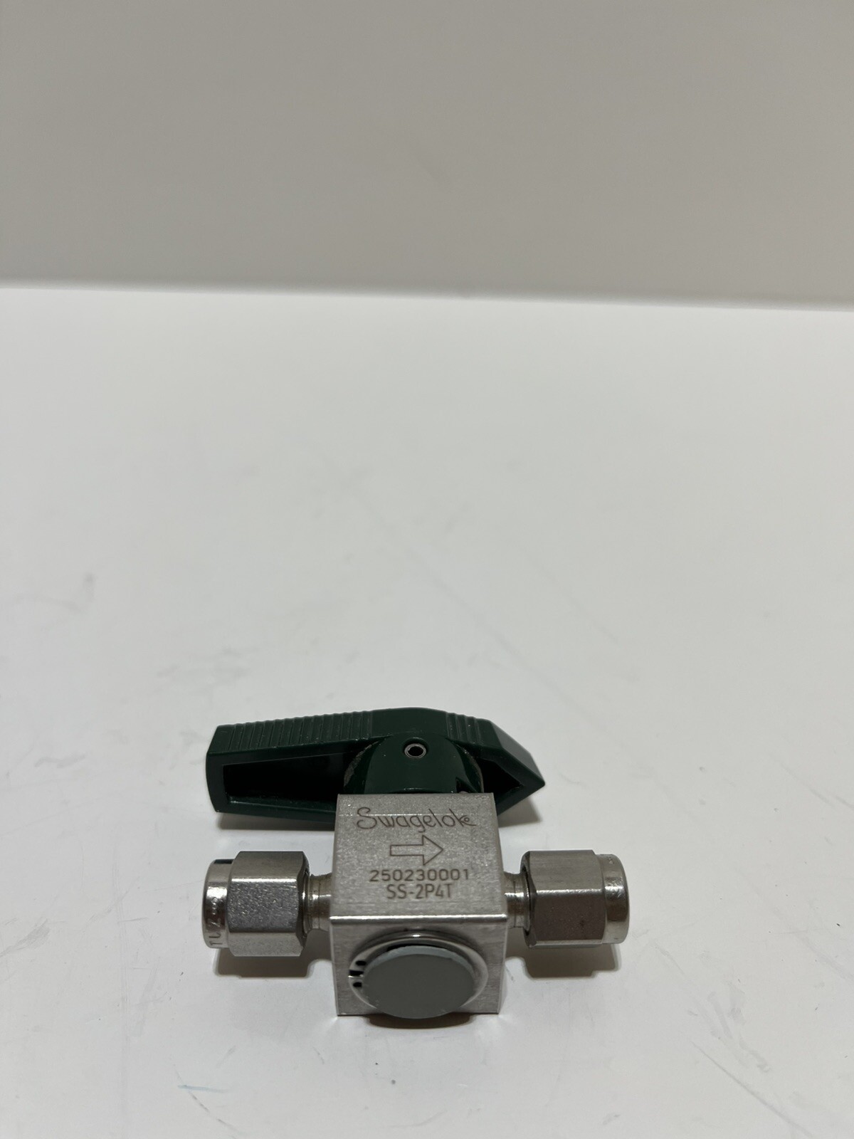 SWAGELOK Stainless Steel SS-2P4T Quarter Turn Instrument Plug Valve 2W NEW