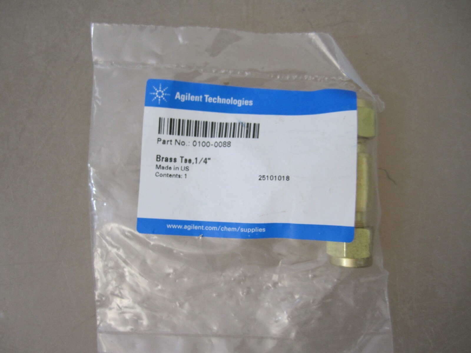 Agilent 0100-0088 Tee, 1/4″ Brass – SEALED, FAST SHIPPING