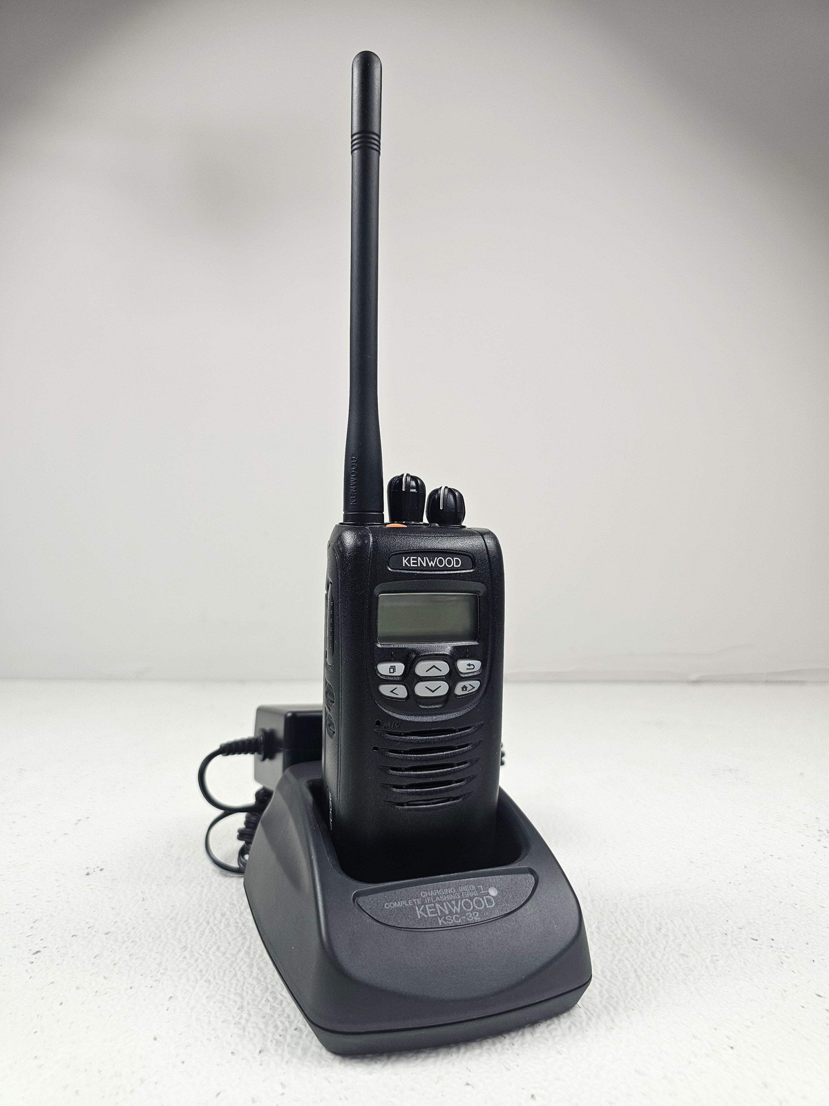 Kenwood Portable NX-200G VHF 136-174 Mhz 512ch 5W
