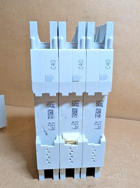Siemens 5SJ4340-7HG Miniature Circuit Breaker, 3P, 40A, 400V (New NB)