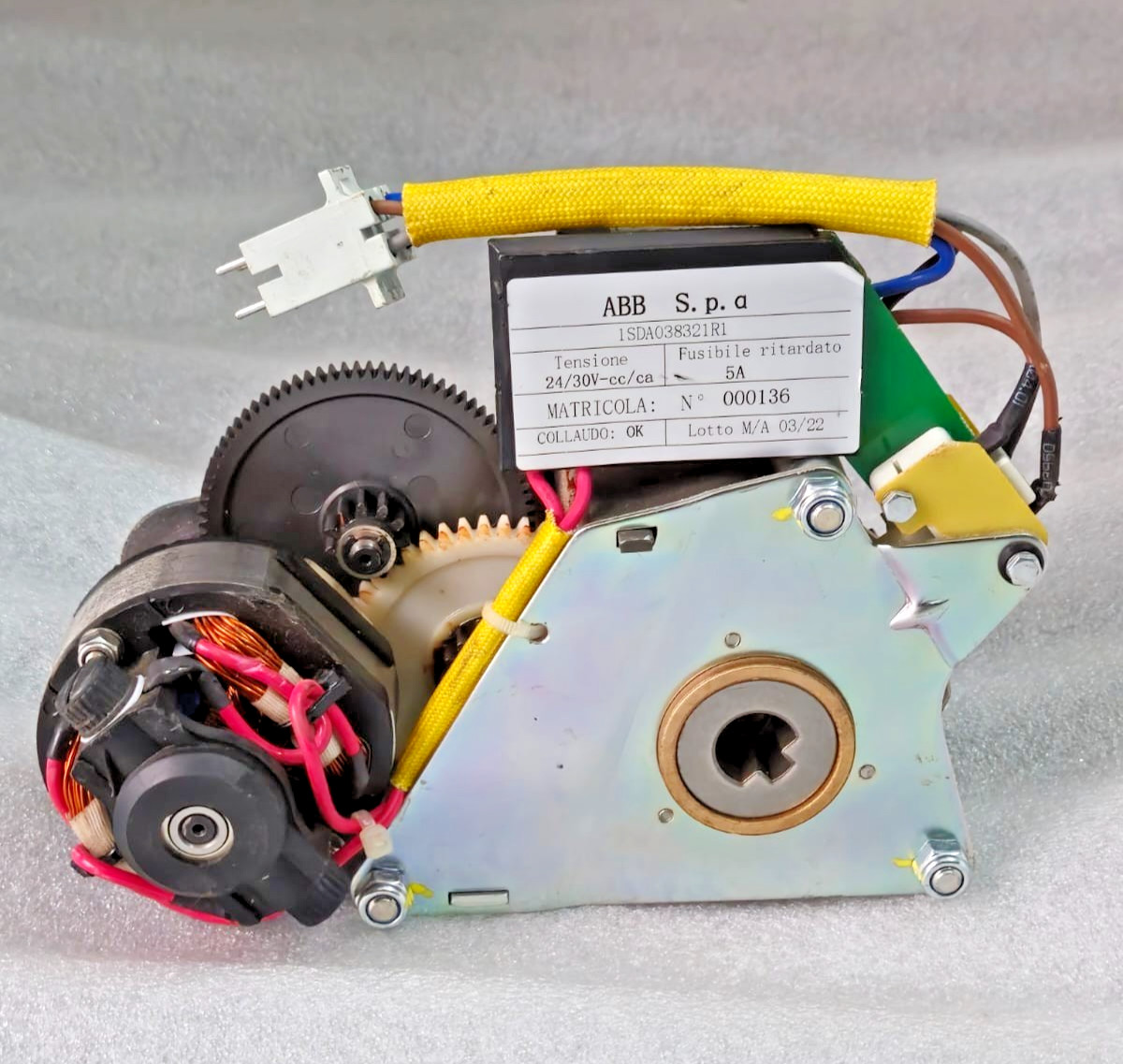 ABB SACE S.P.A 1SDA038321R1 24/30V GEARED MOTOR DEVICE FREE FAST SHIPPING FRDEX