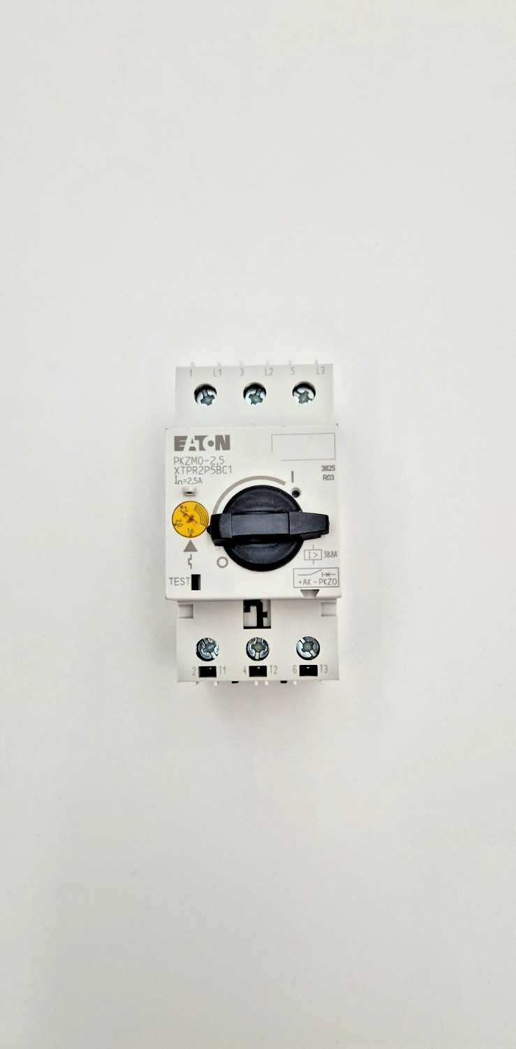 EATON Thermal Magnetic Circuit Breaker Motor Protect PKZM0-25 25 A 3 Pole New US