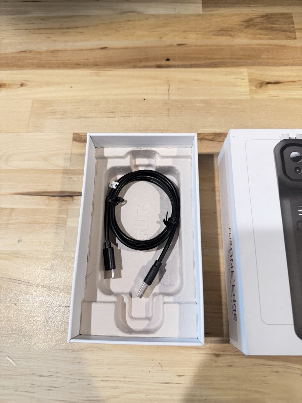 FLIR ONE EDGE PRO THERMAL IMAGING CAMERA 11002-0201 (NEW FACTORY SEALED)