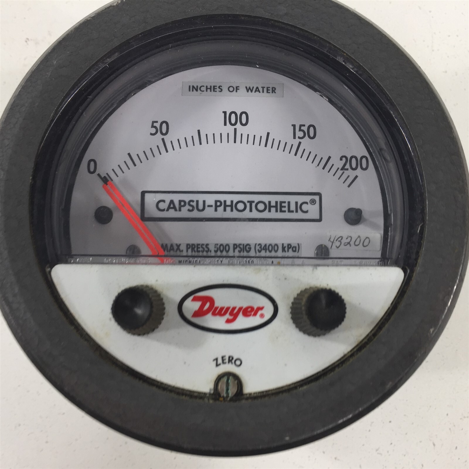 Dwyer Capsu-photohelic 200″ H2O Gauge 4″ Face 43200