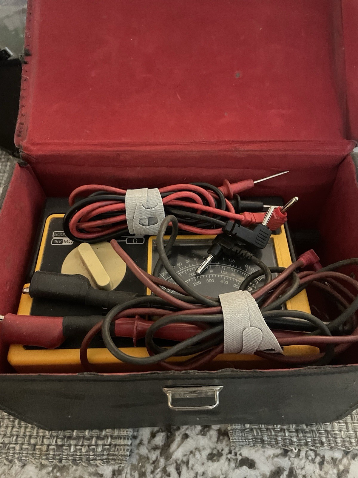 Megger M8615D Analog Megohmmeter Insulation Tester 0-2000MΩ 100-1000V