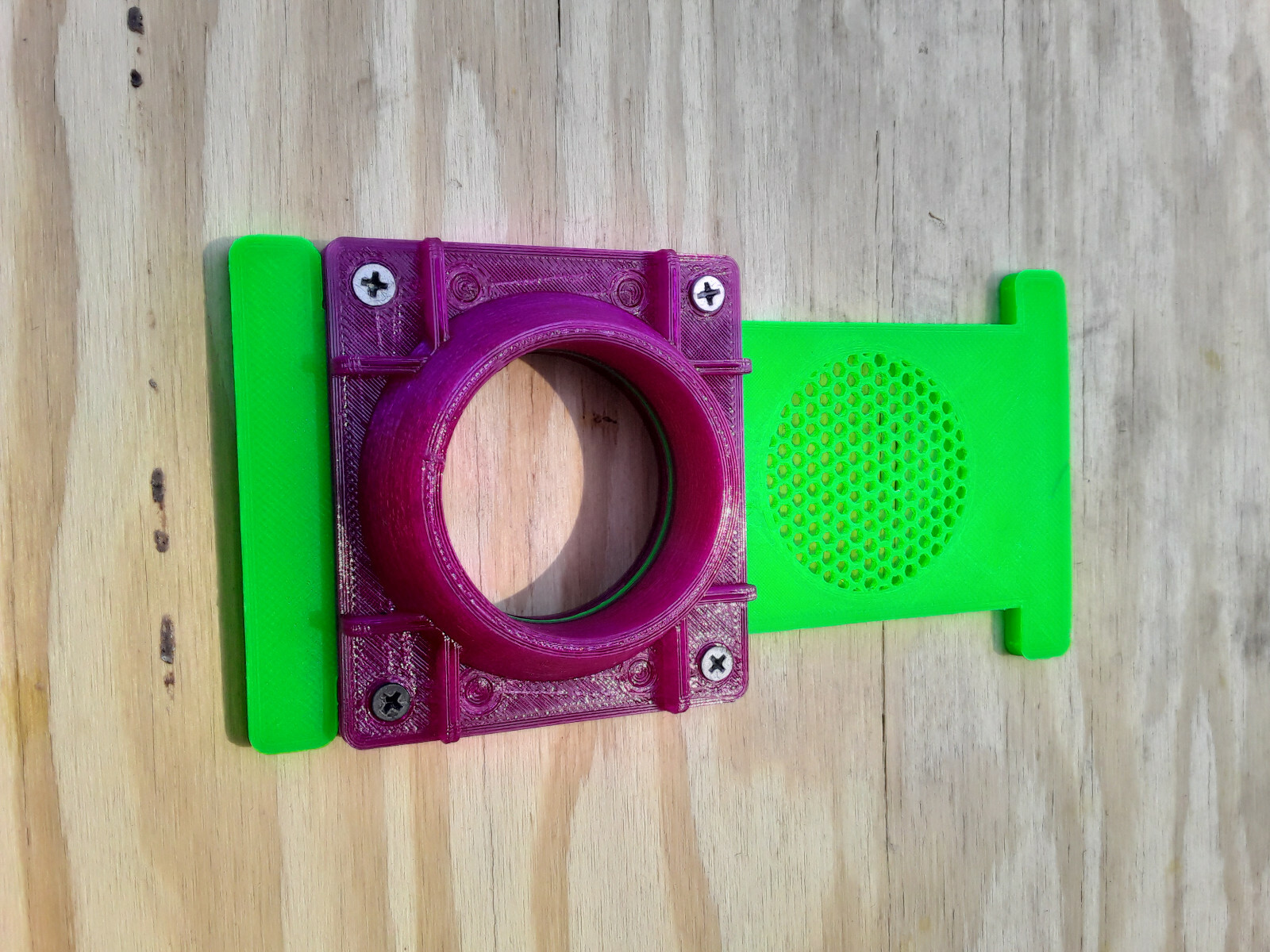 Bee Vacuum Gate for Beekeeping with Nail Lock
